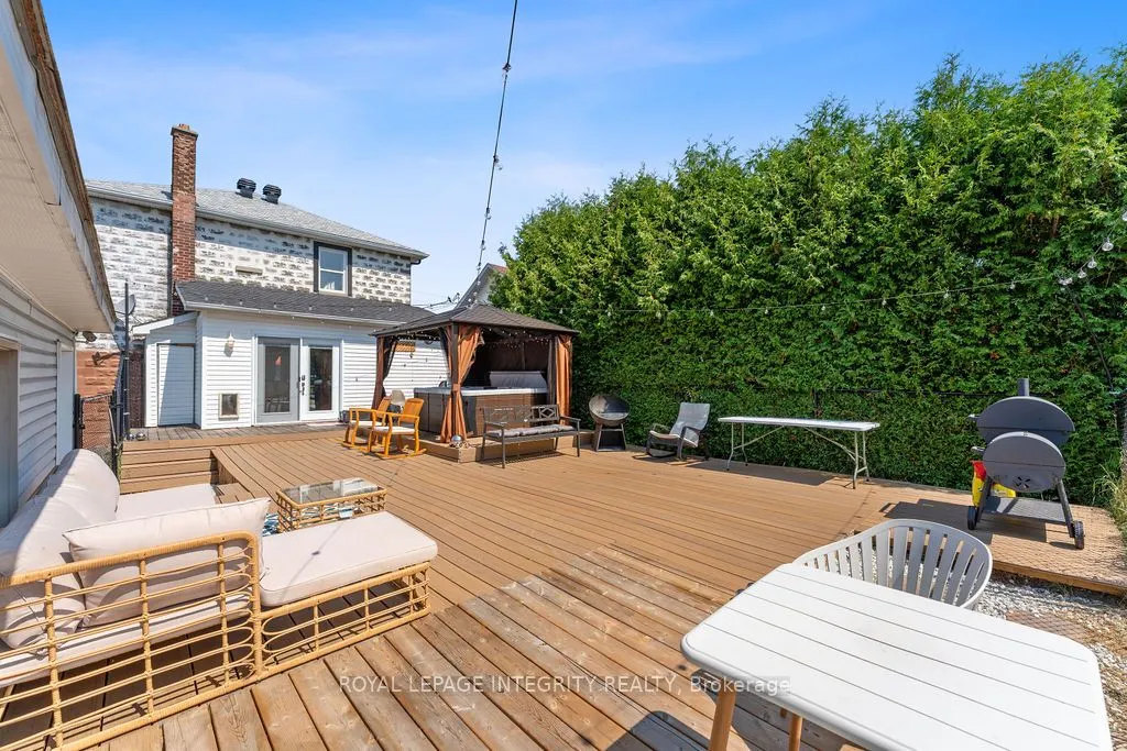 2234 Laval Street