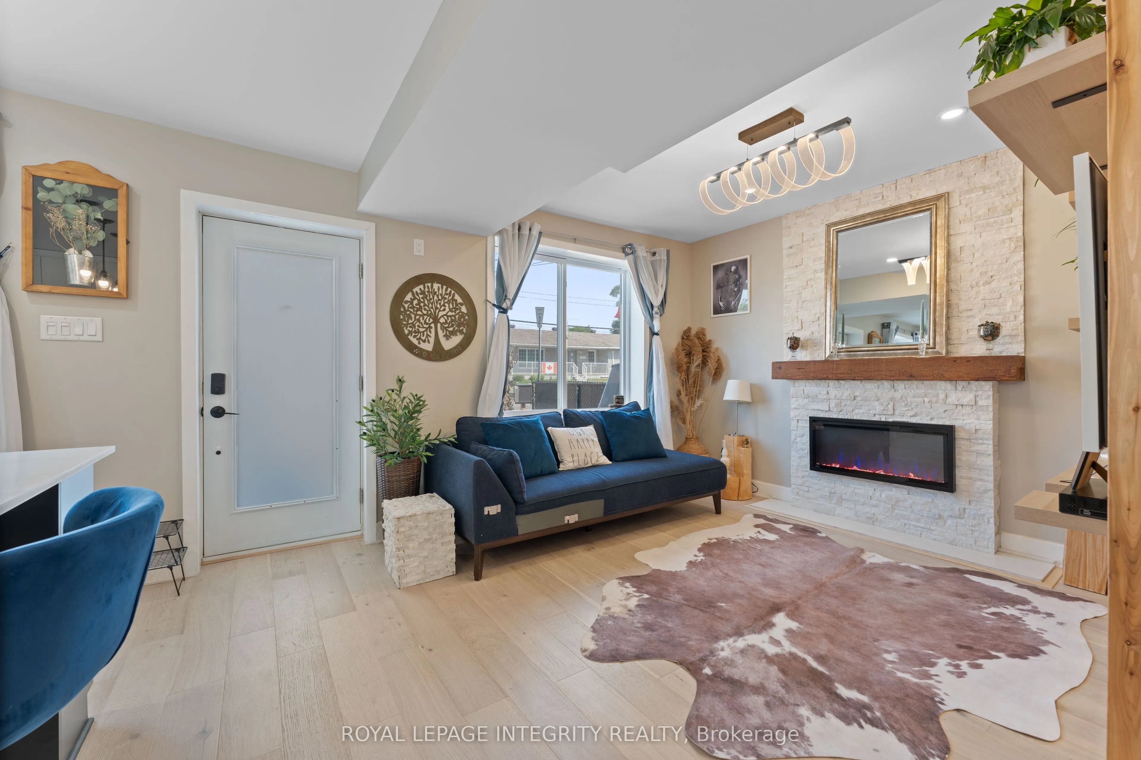 2234 Laval Street