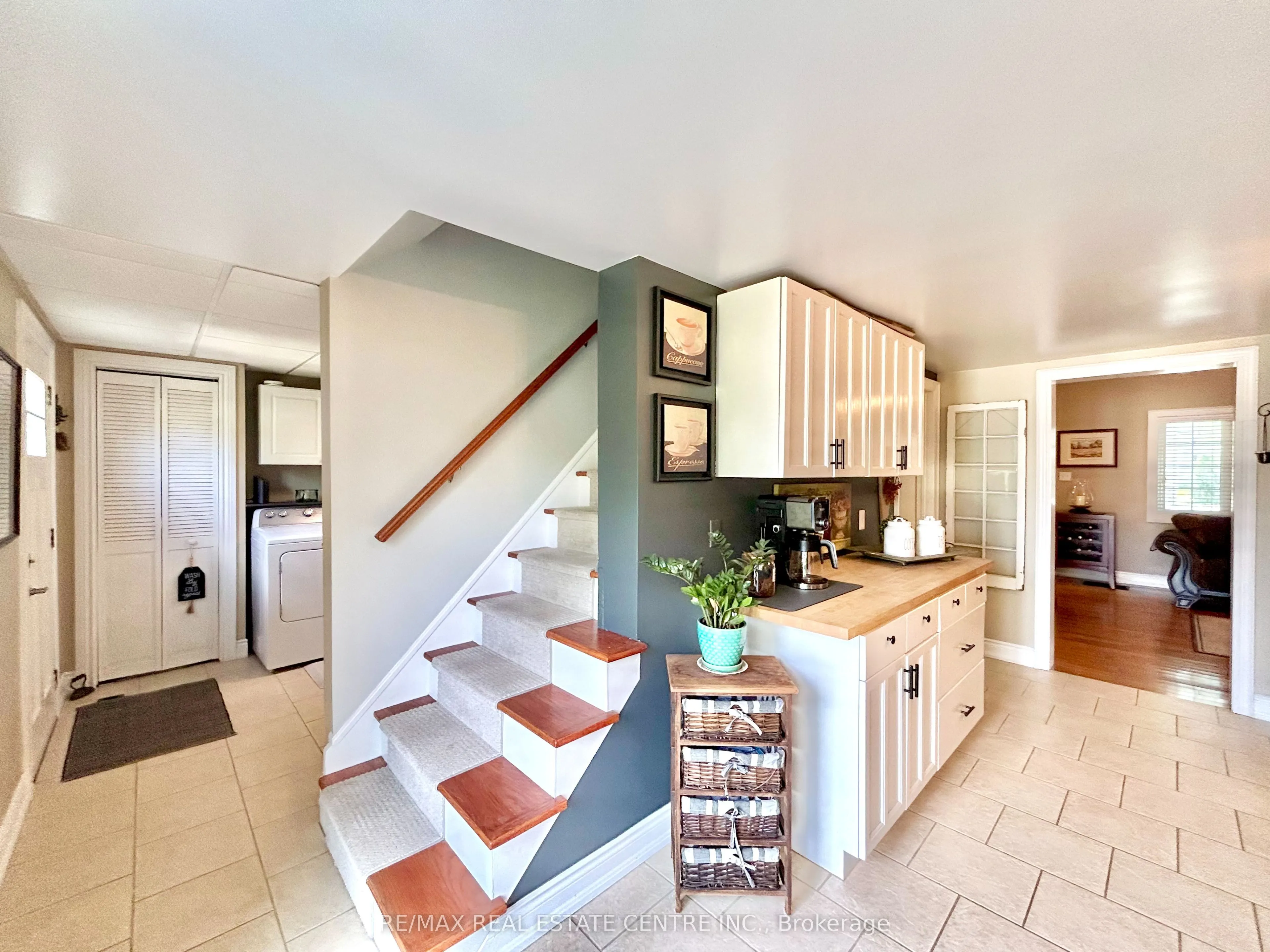 234 Main St Street E