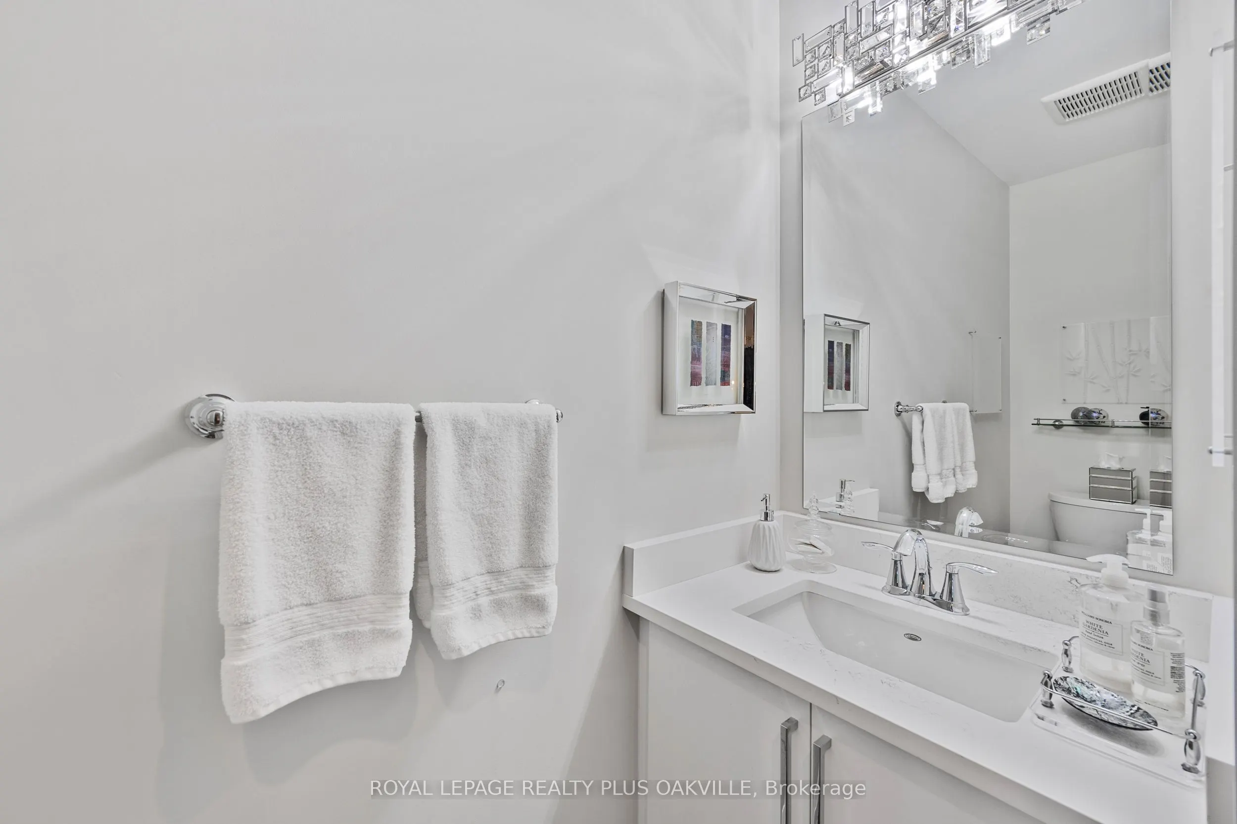 270 Melvin Avenue, #18