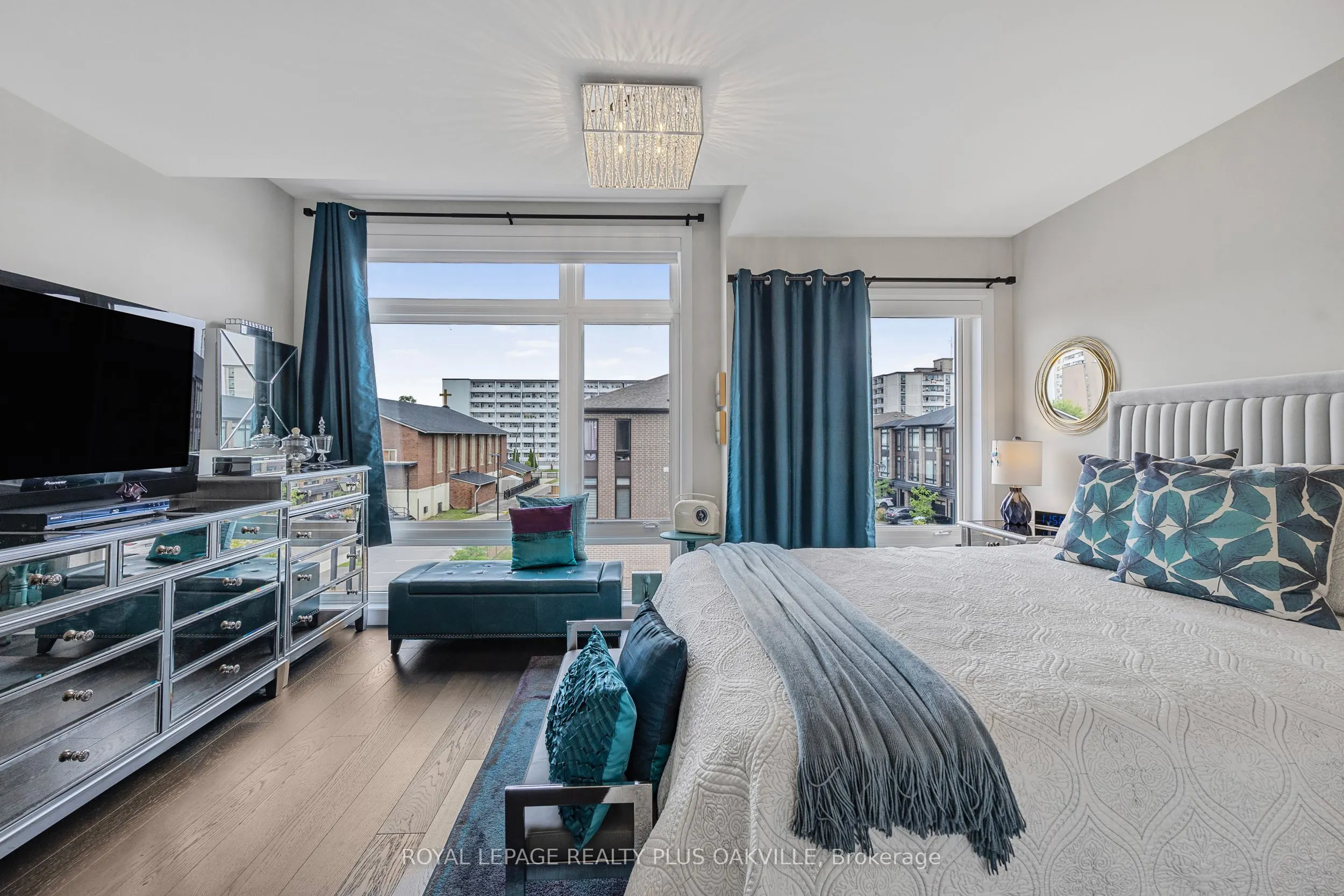 270 Melvin Avenue, #18