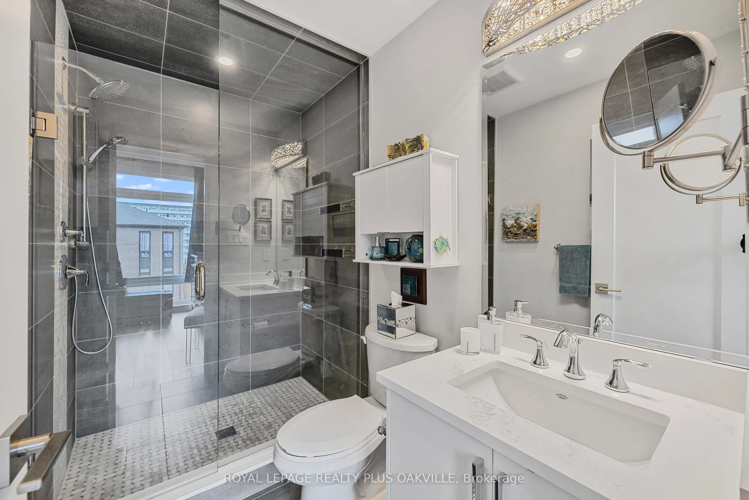 270 Melvin Avenue, #18