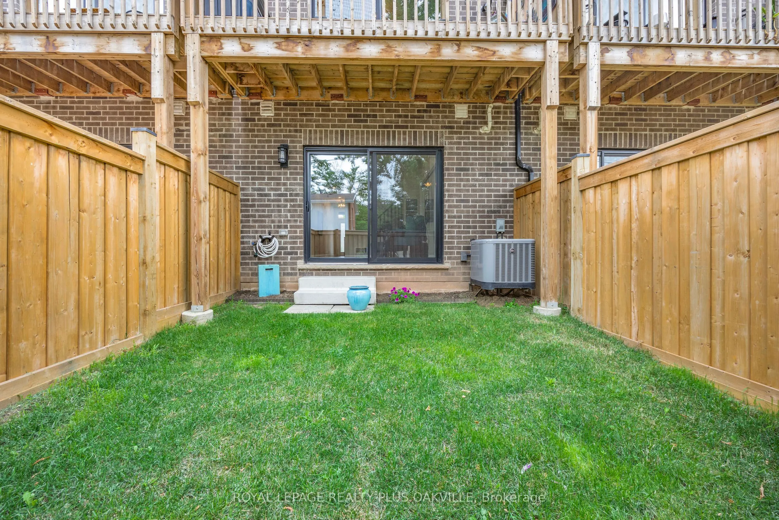 270 Melvin Avenue, #18