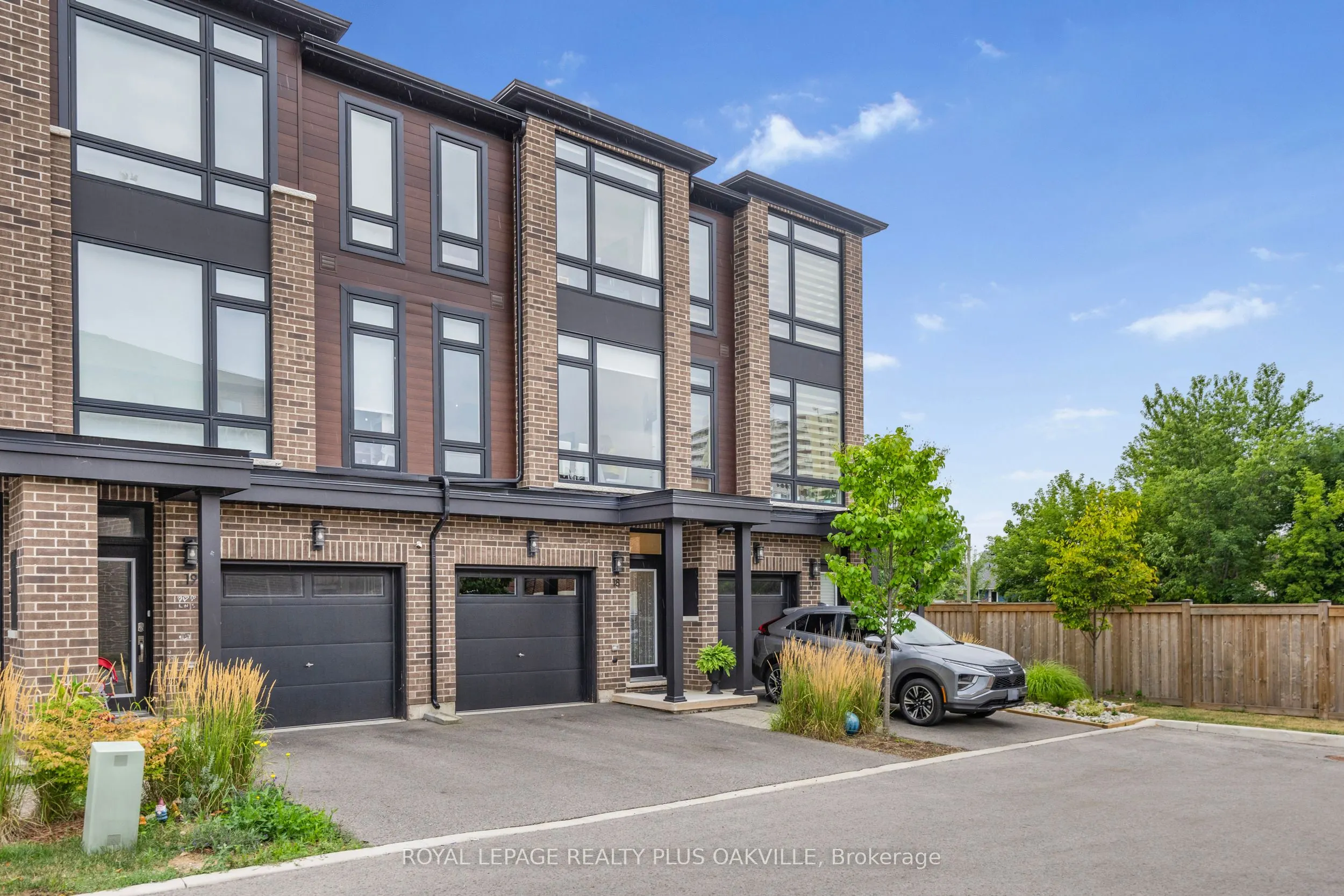270 Melvin Avenue, #18