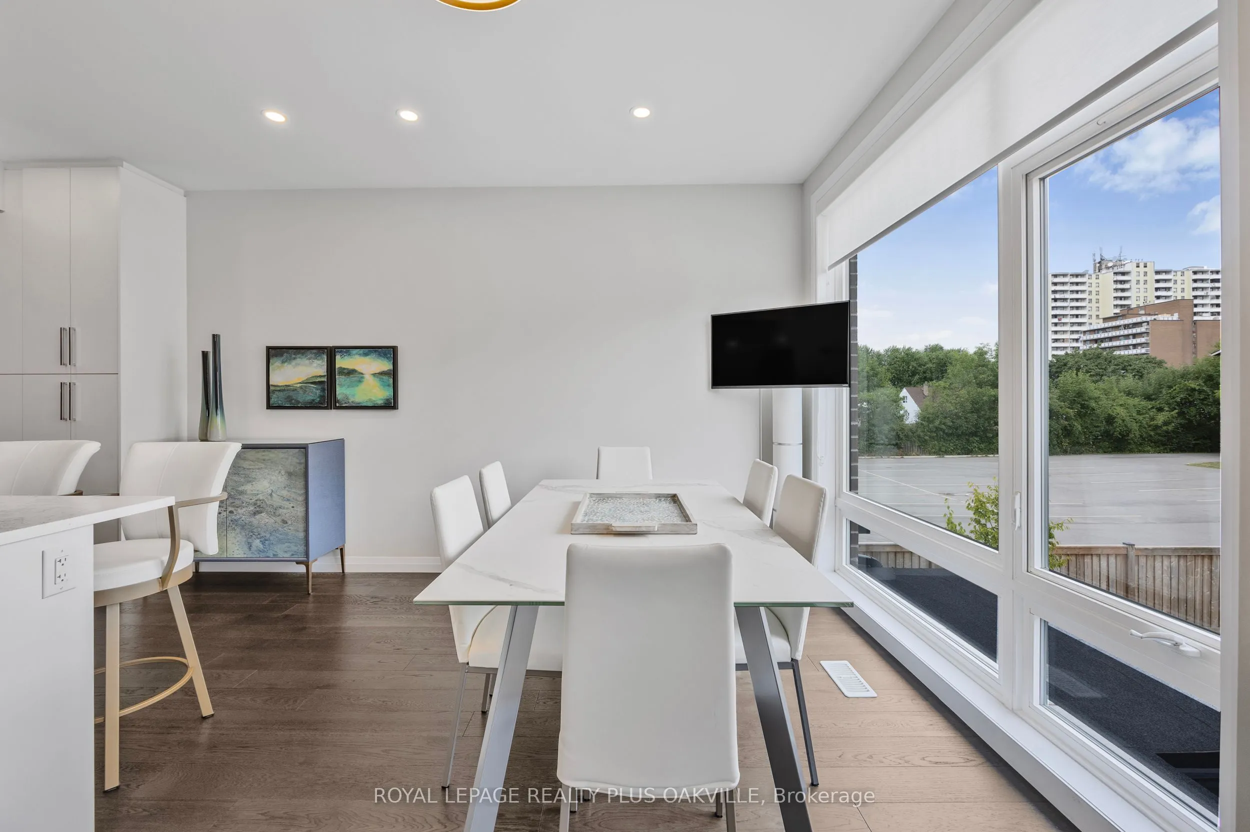 270 Melvin Avenue, #18