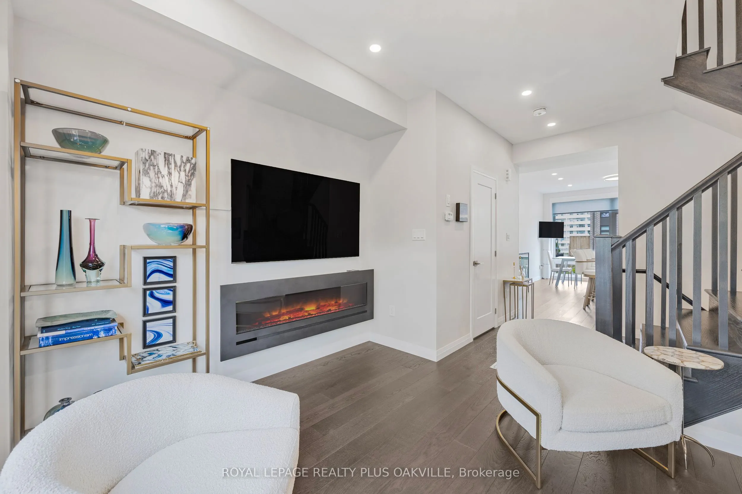 270 Melvin Avenue, #18