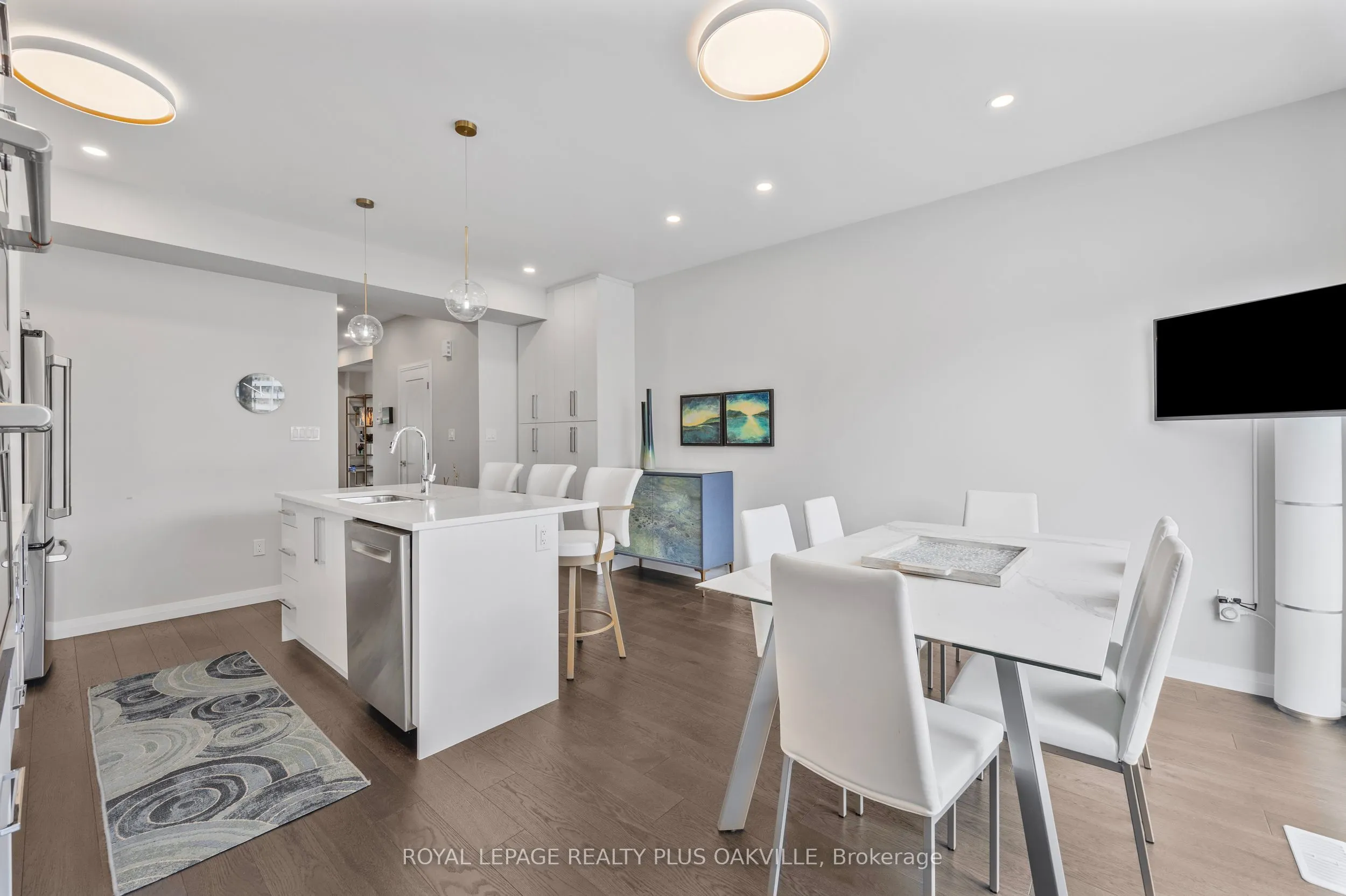 270 Melvin Avenue, #18