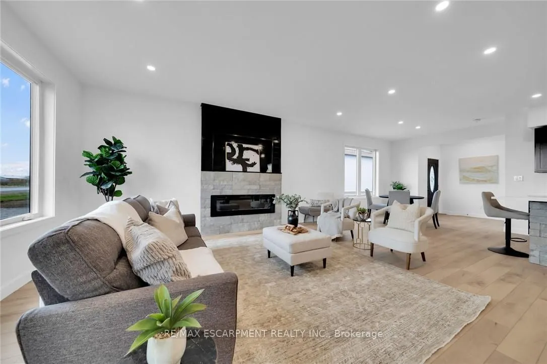 4093 Rainham Road