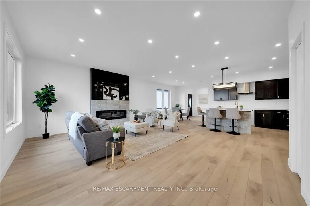 4093 Rainham Road