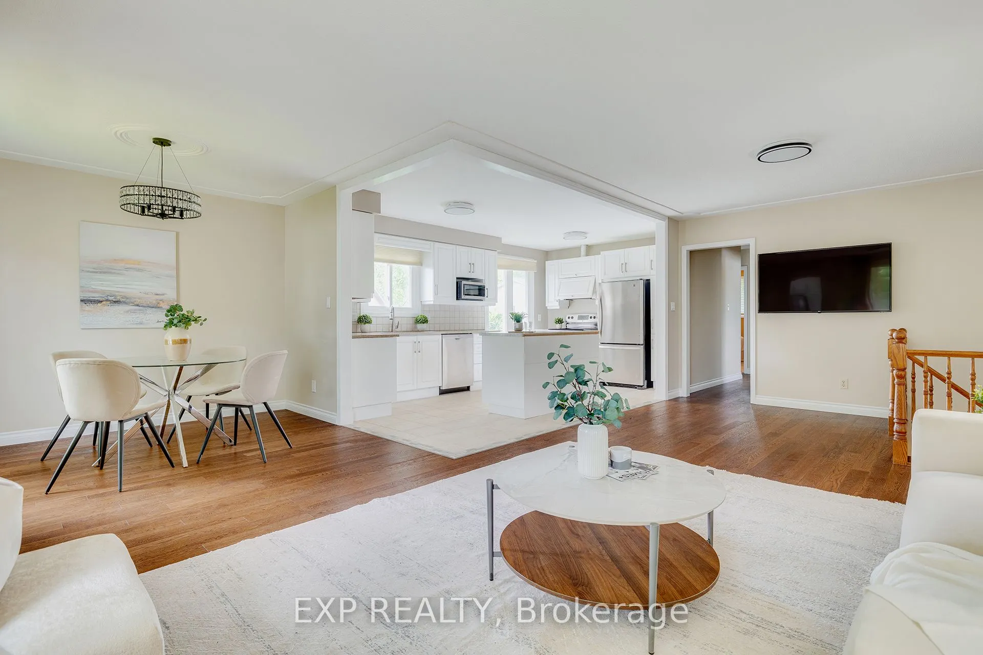 15 Laguna Crescent