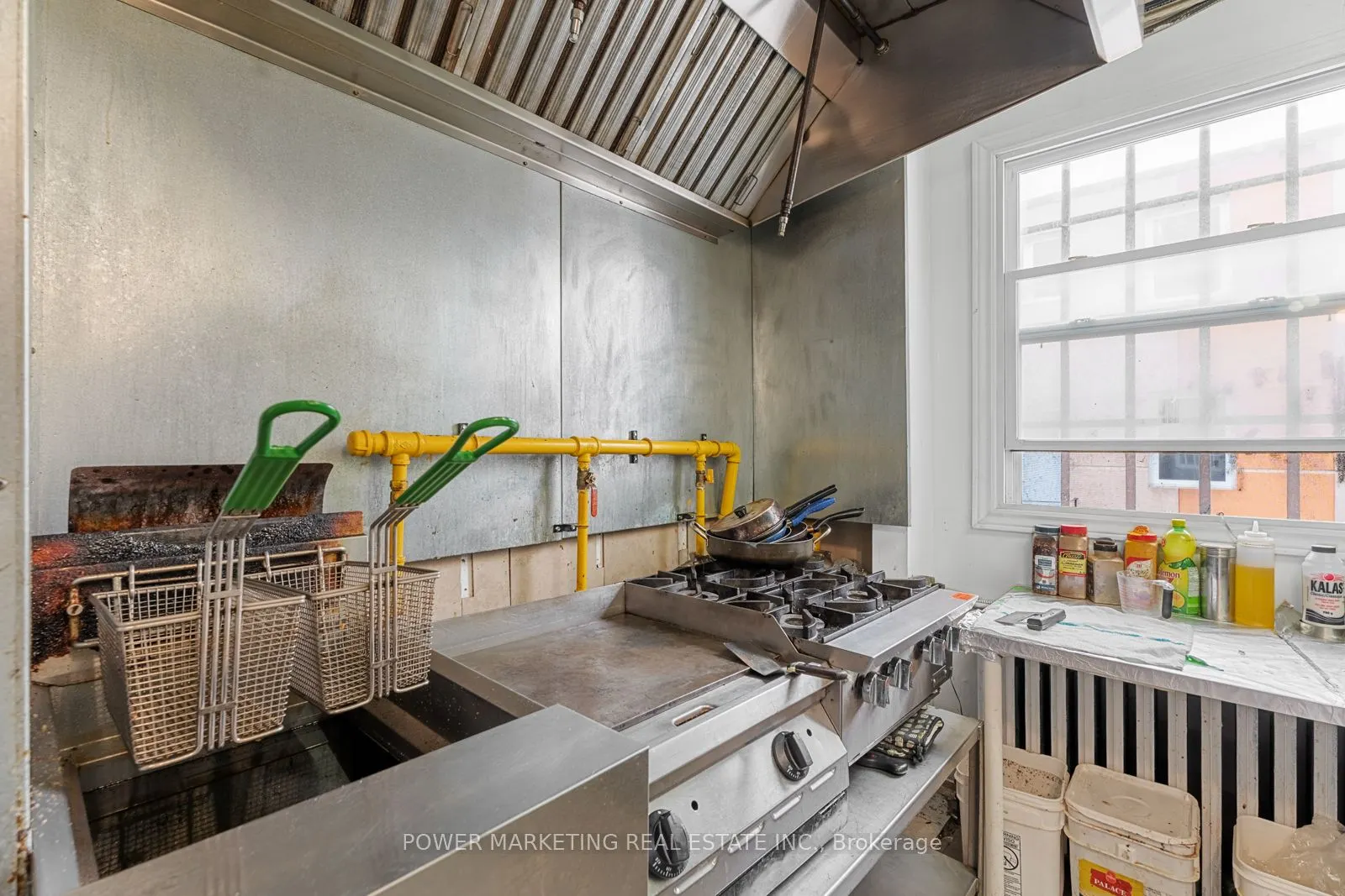 293 ST LAURENT Boulevard