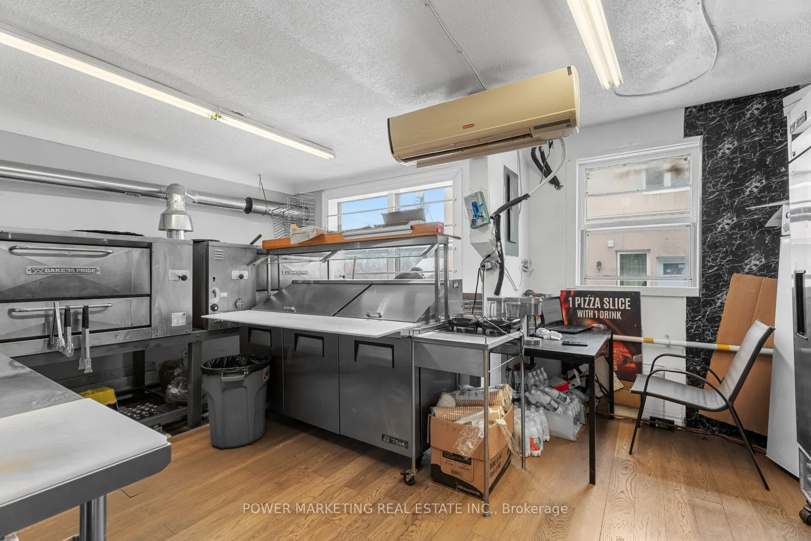 293 ST LAURENT Boulevard