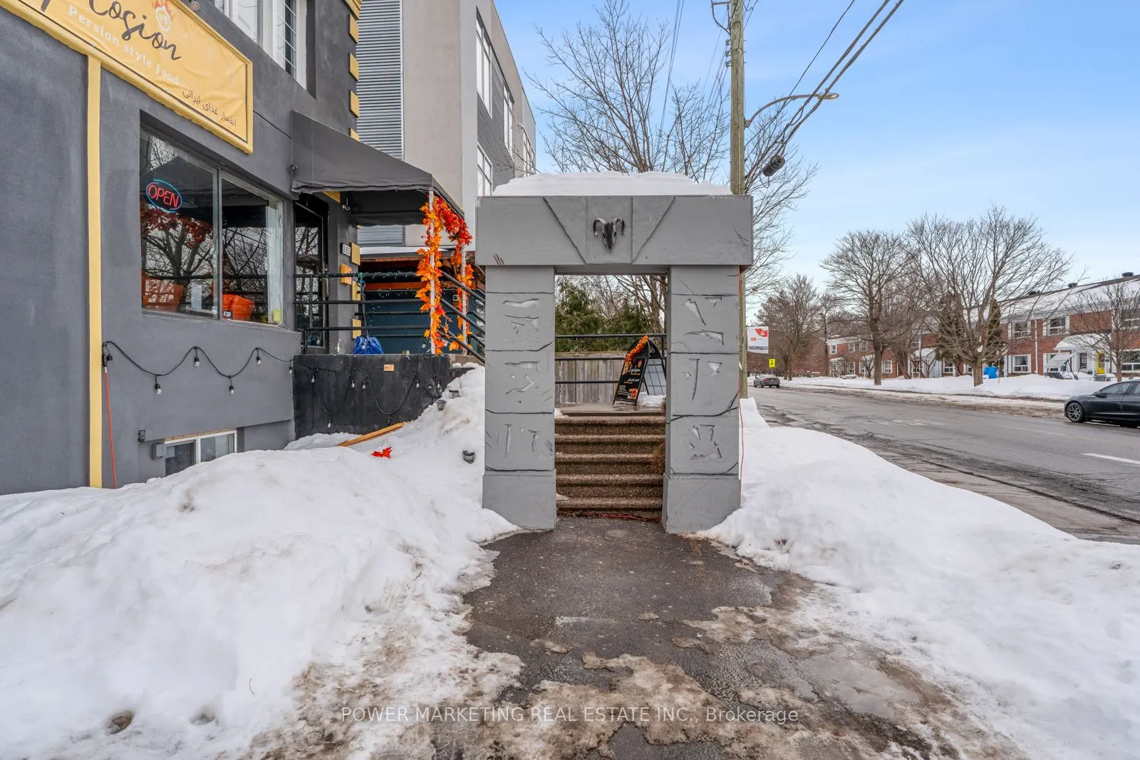 293 ST LAURENT Boulevard