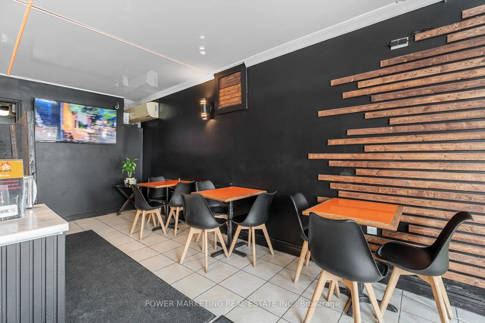 293 ST LAURENT Boulevard
