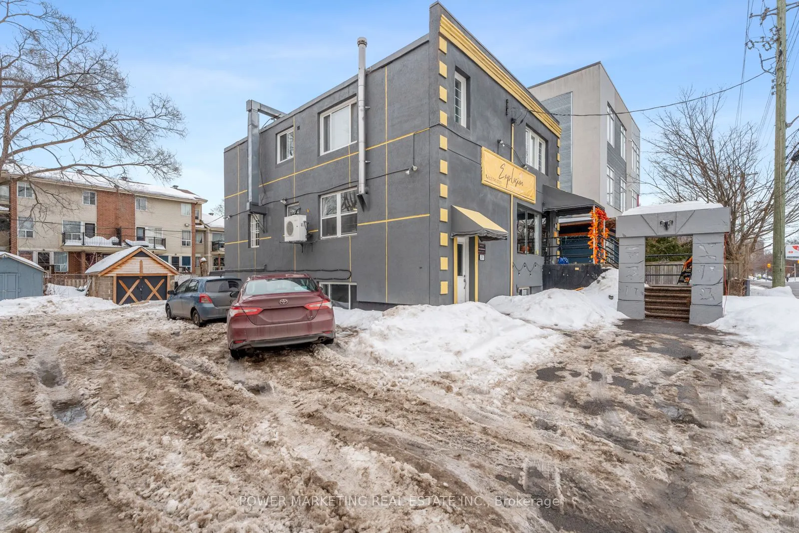 293 ST LAURENT Boulevard