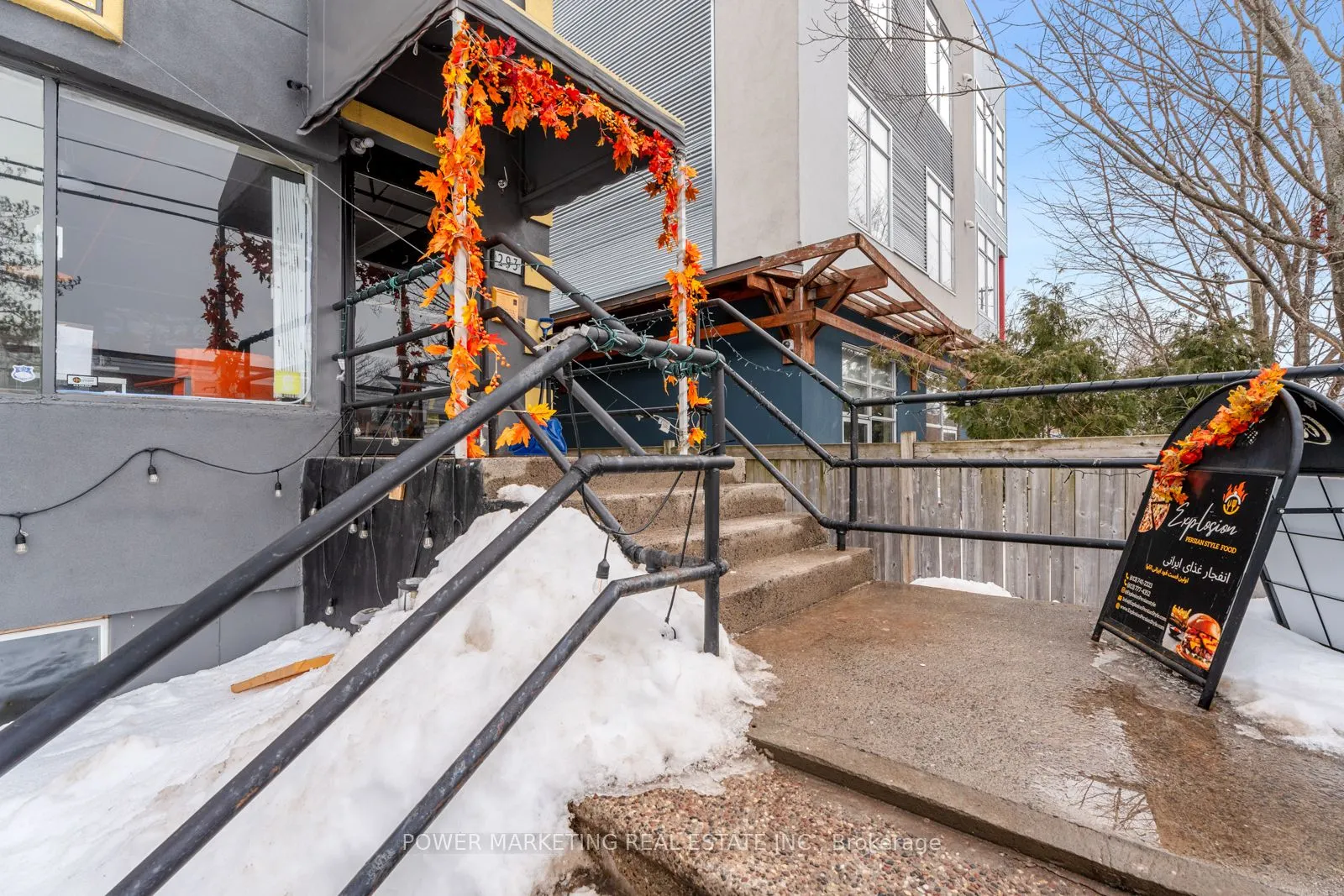 293 ST LAURENT Boulevard