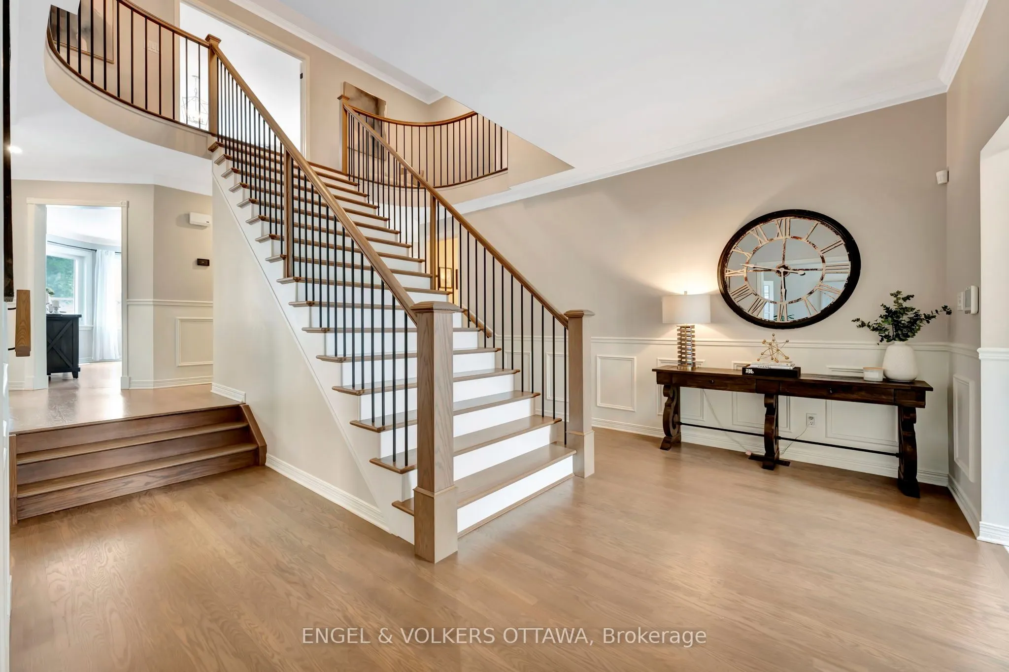 14 Belton Avenue E