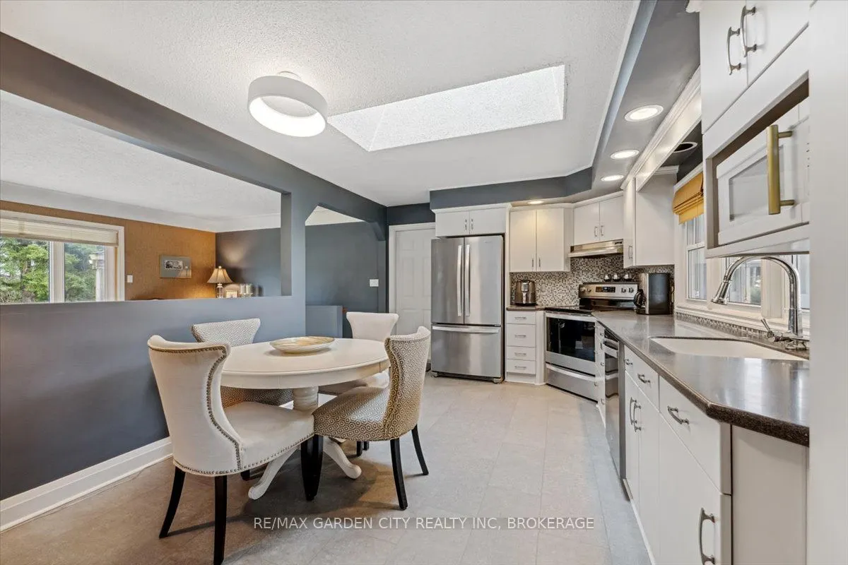 13 Lorimer Street