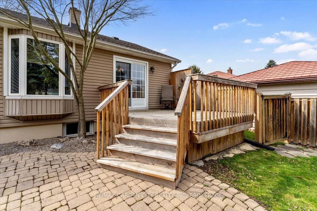 13 Lorimer Street