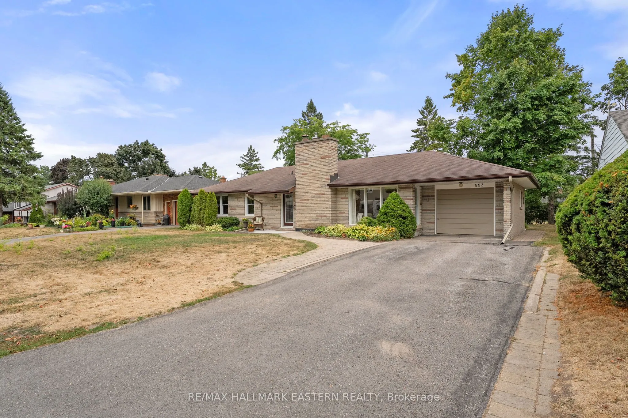 883 Kensington Drive