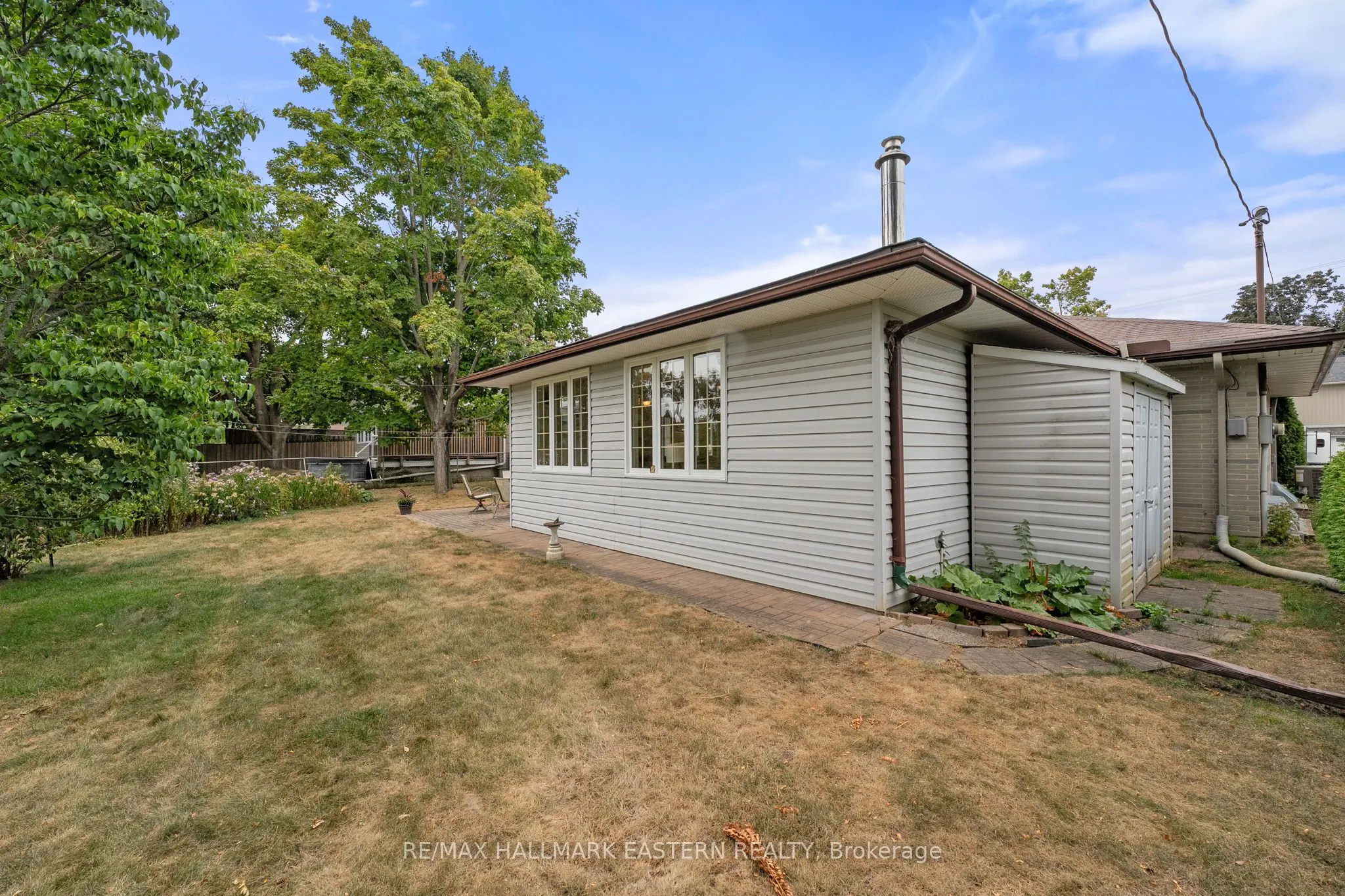 883 Kensington Drive