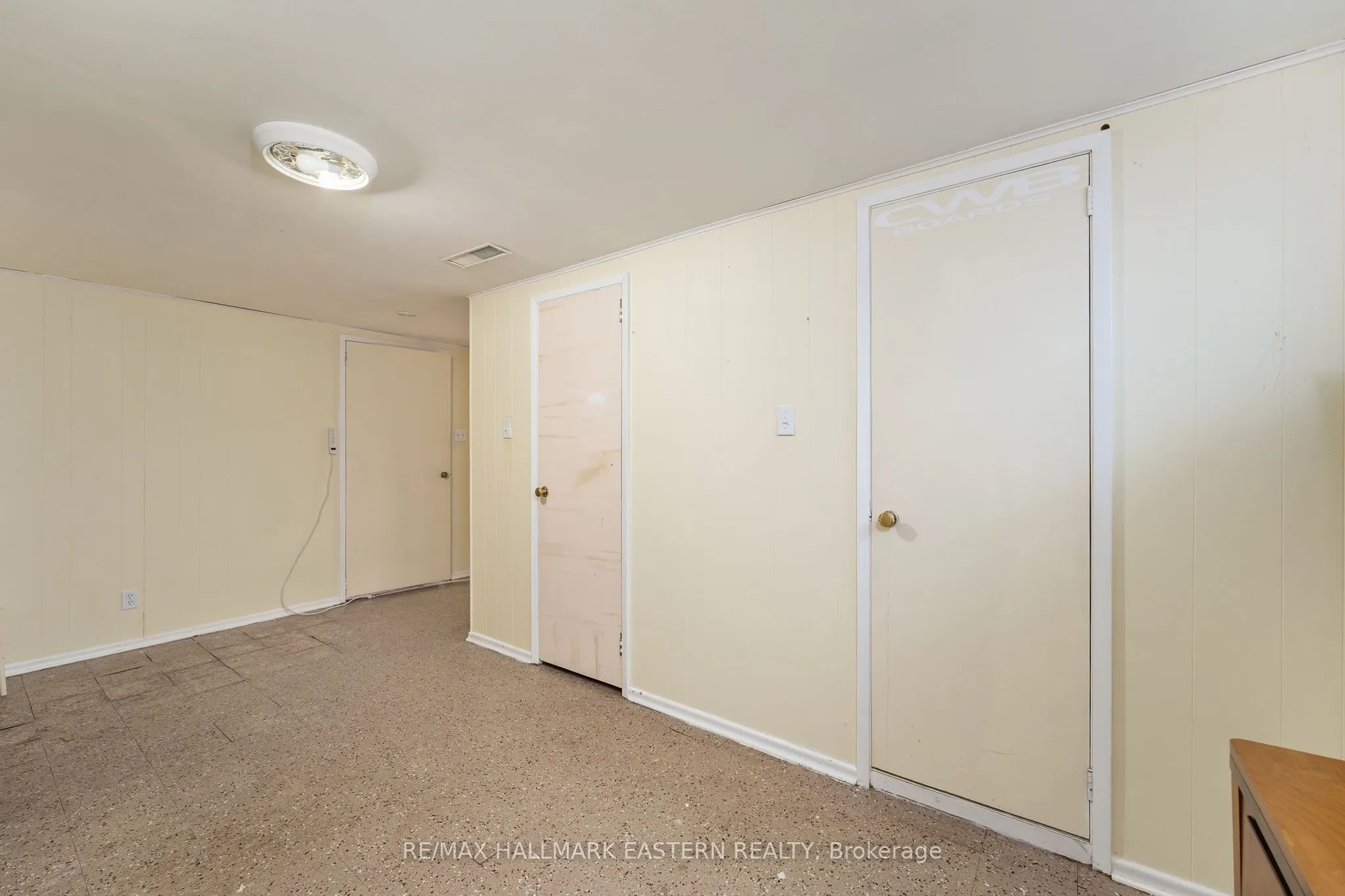 883 Kensington Drive