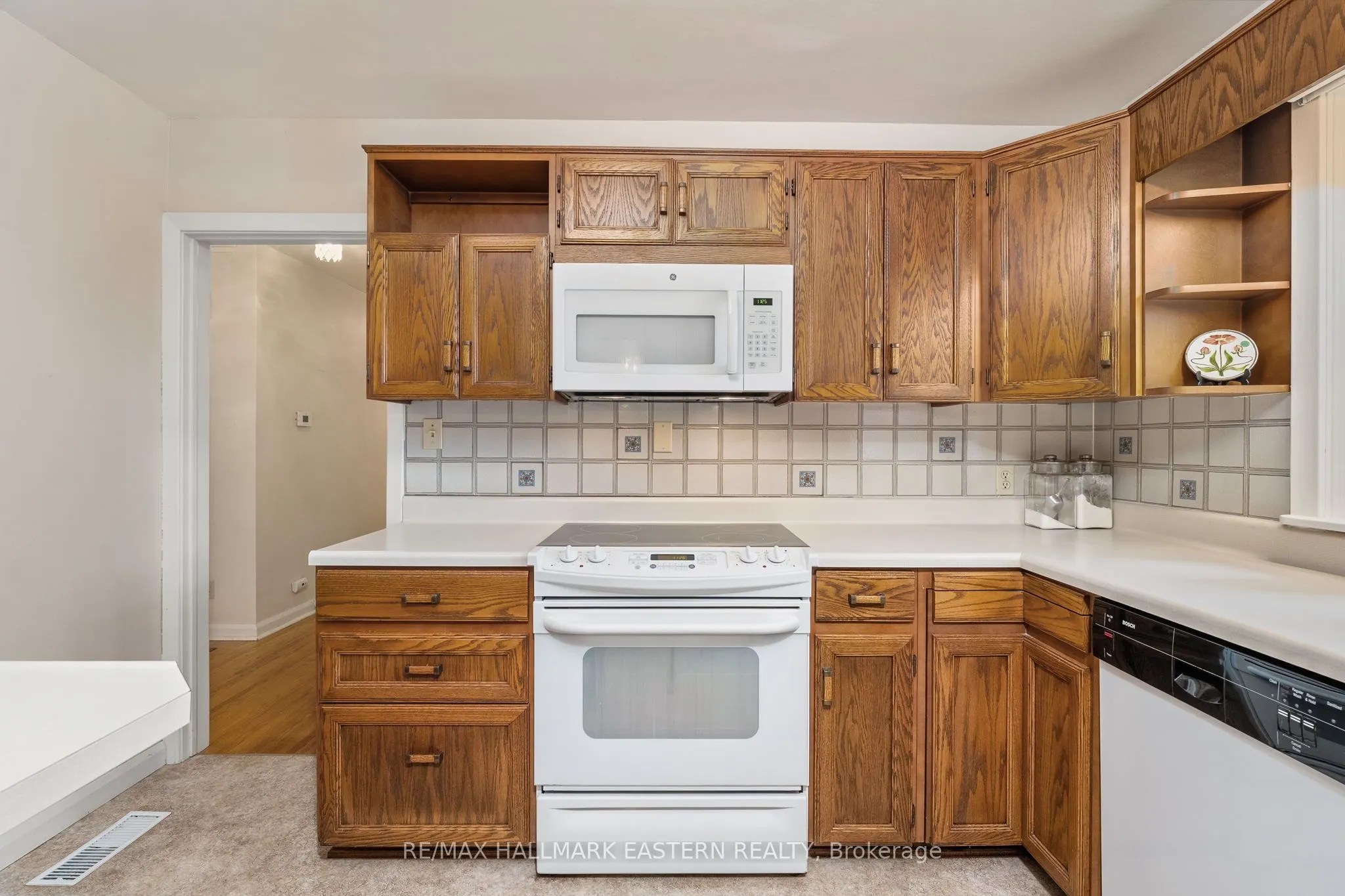 883 Kensington Drive