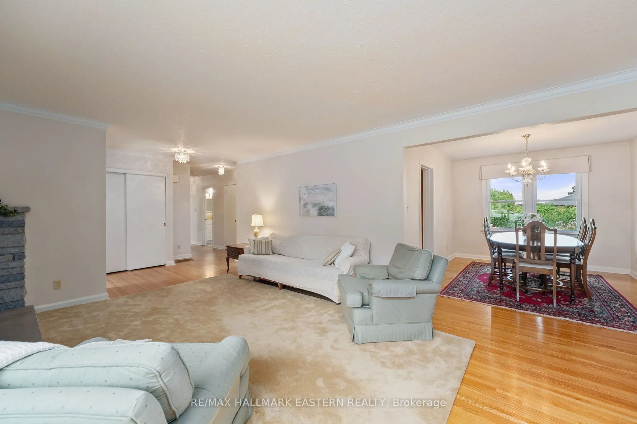 883 Kensington Drive