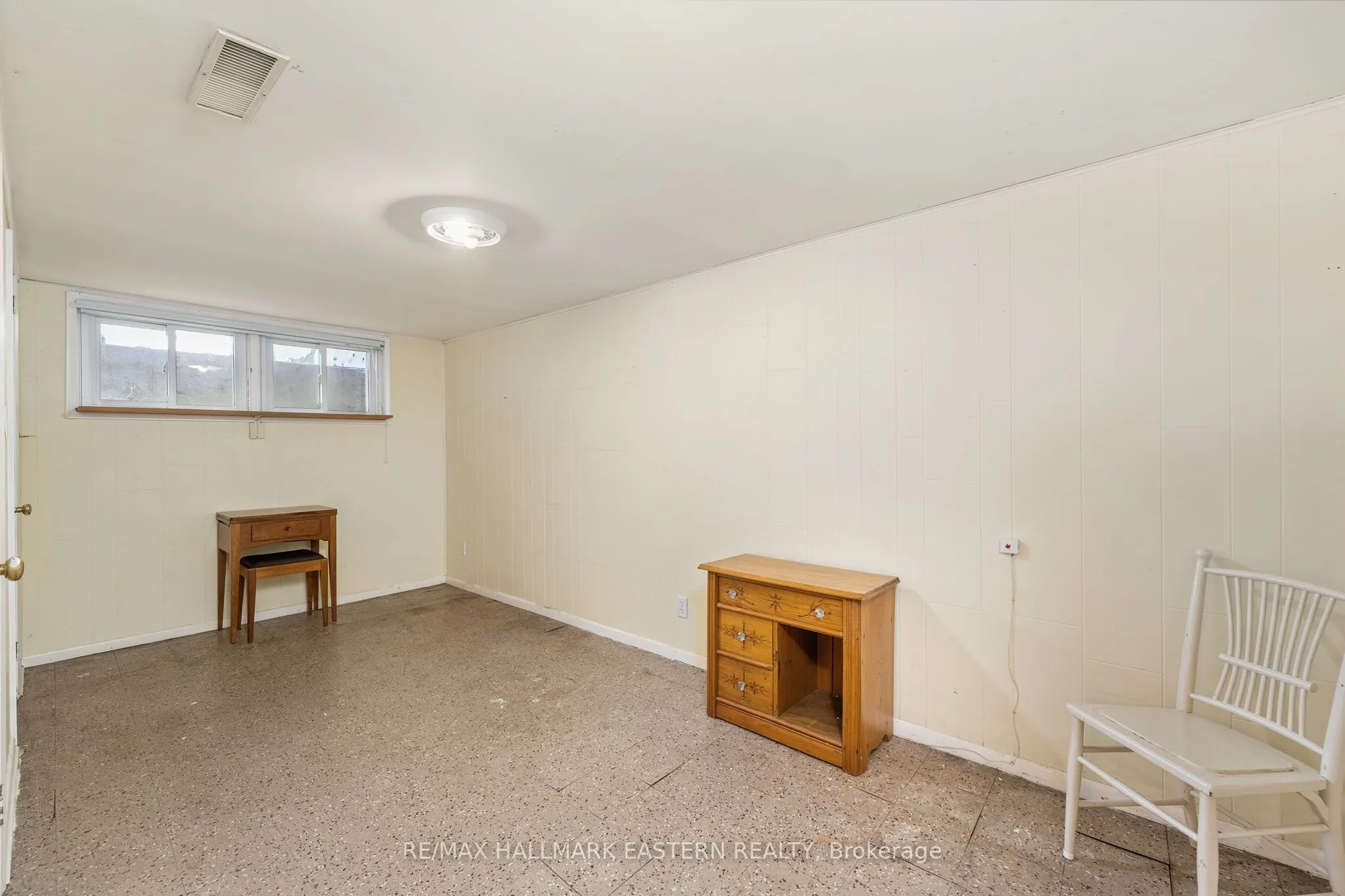 883 Kensington Drive