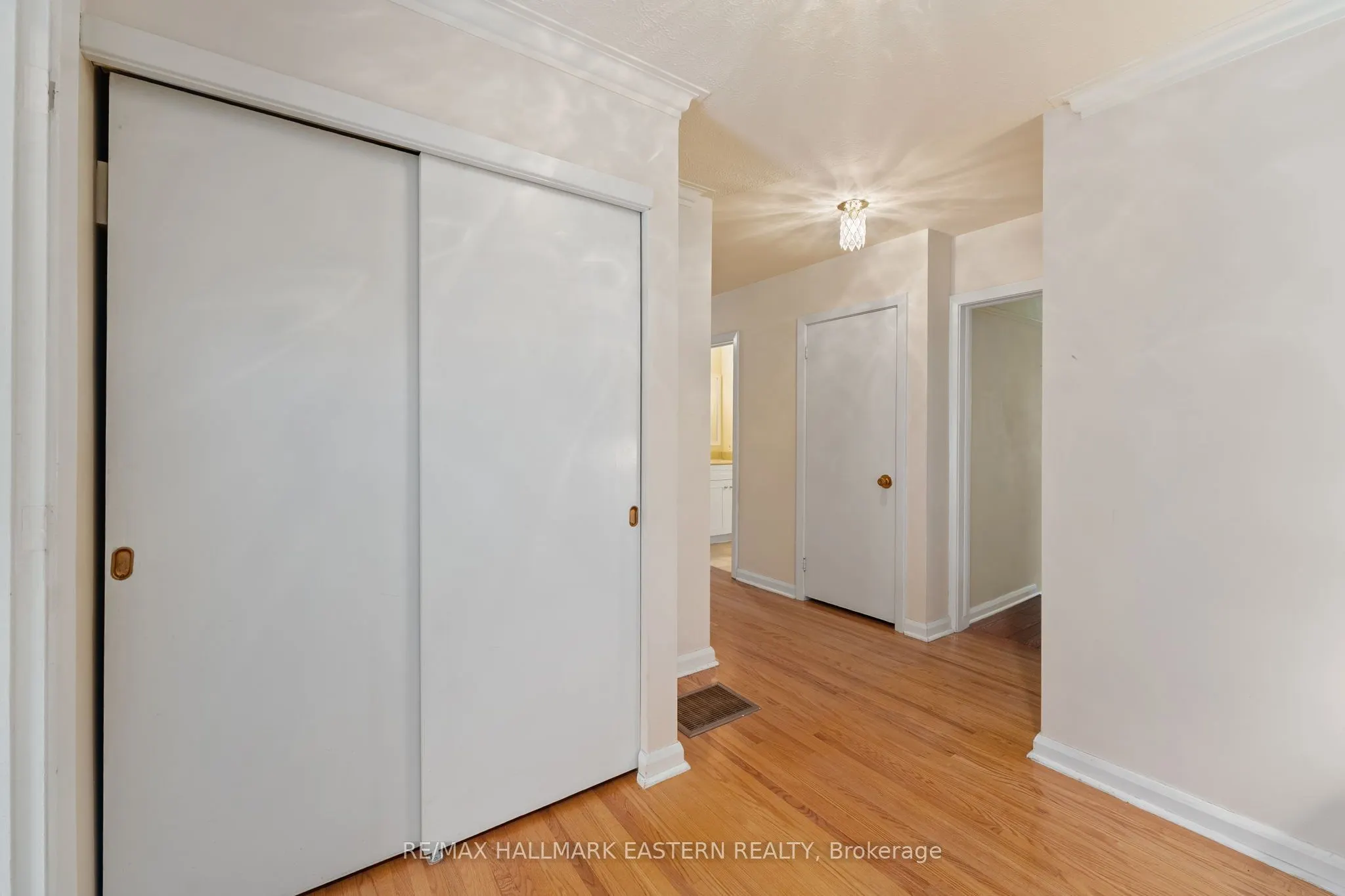 883 Kensington Drive