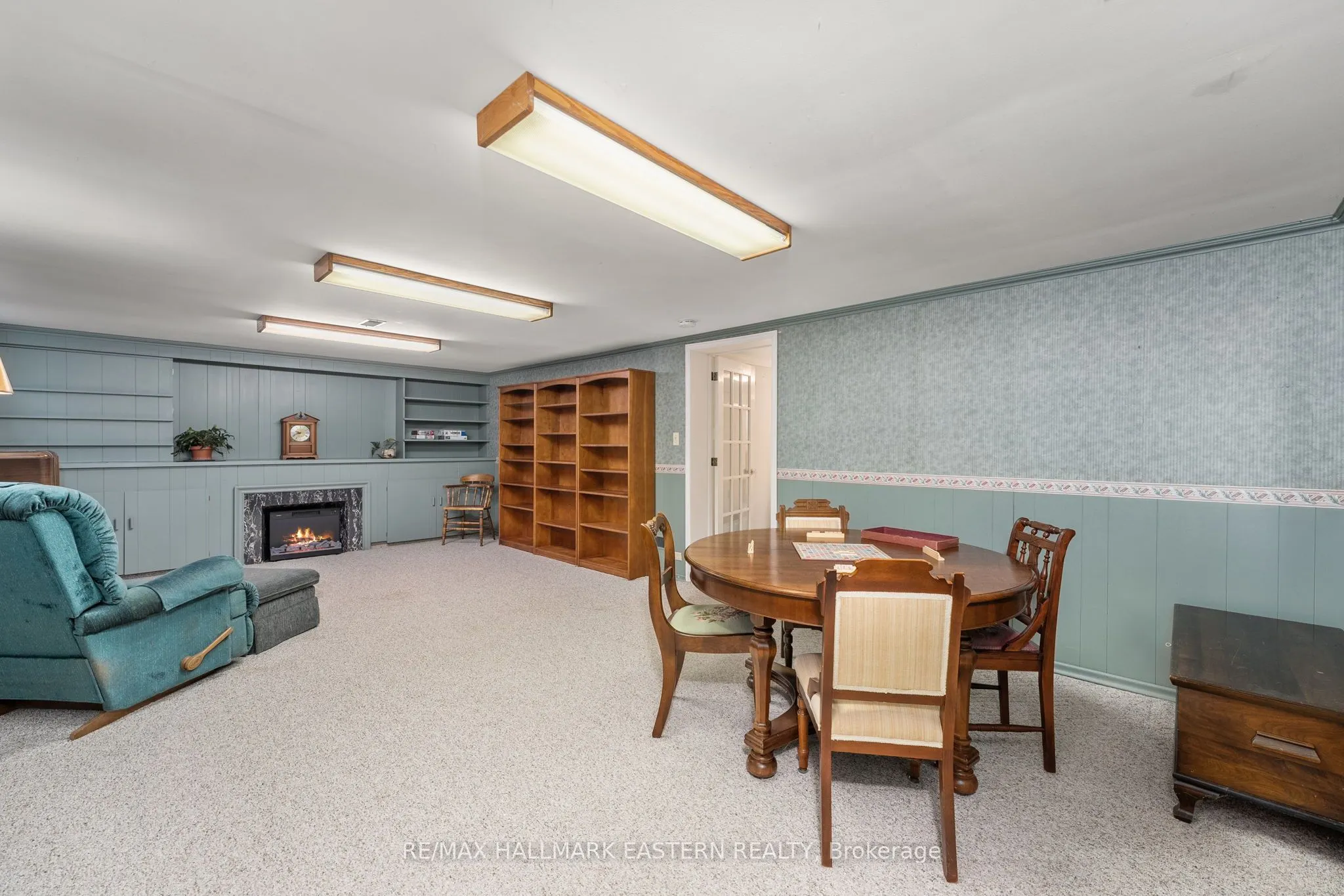 883 Kensington Drive