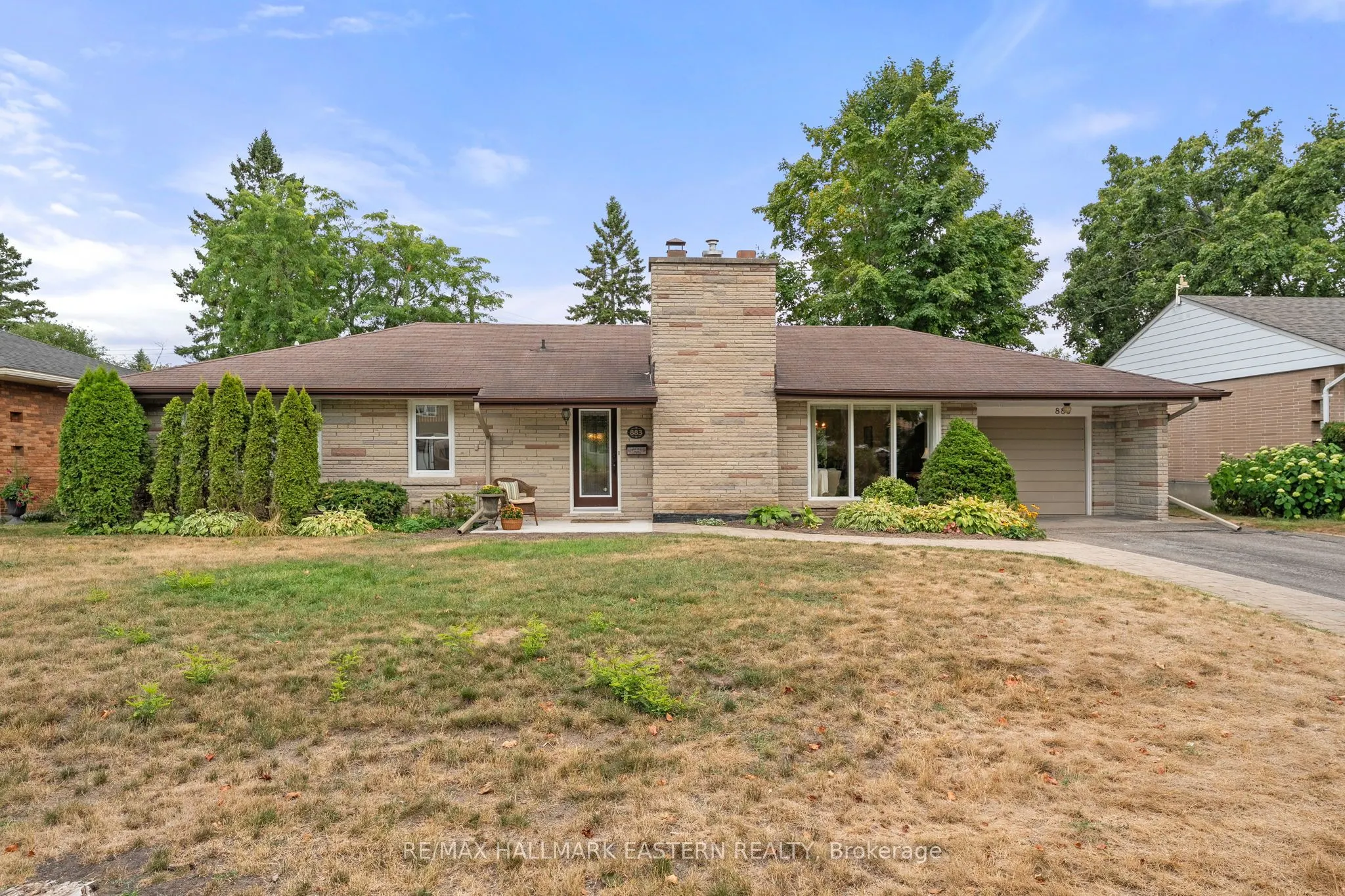 883 Kensington Drive