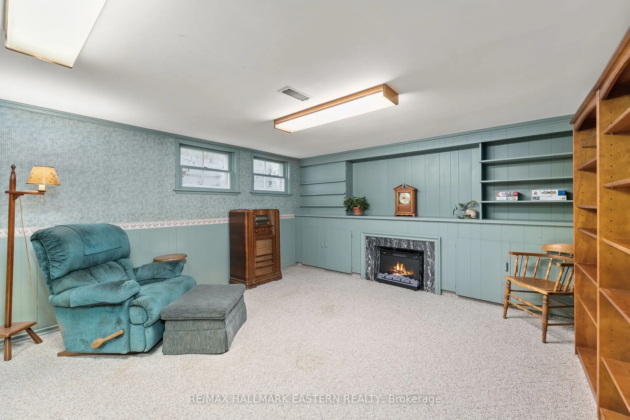 883 Kensington Drive
