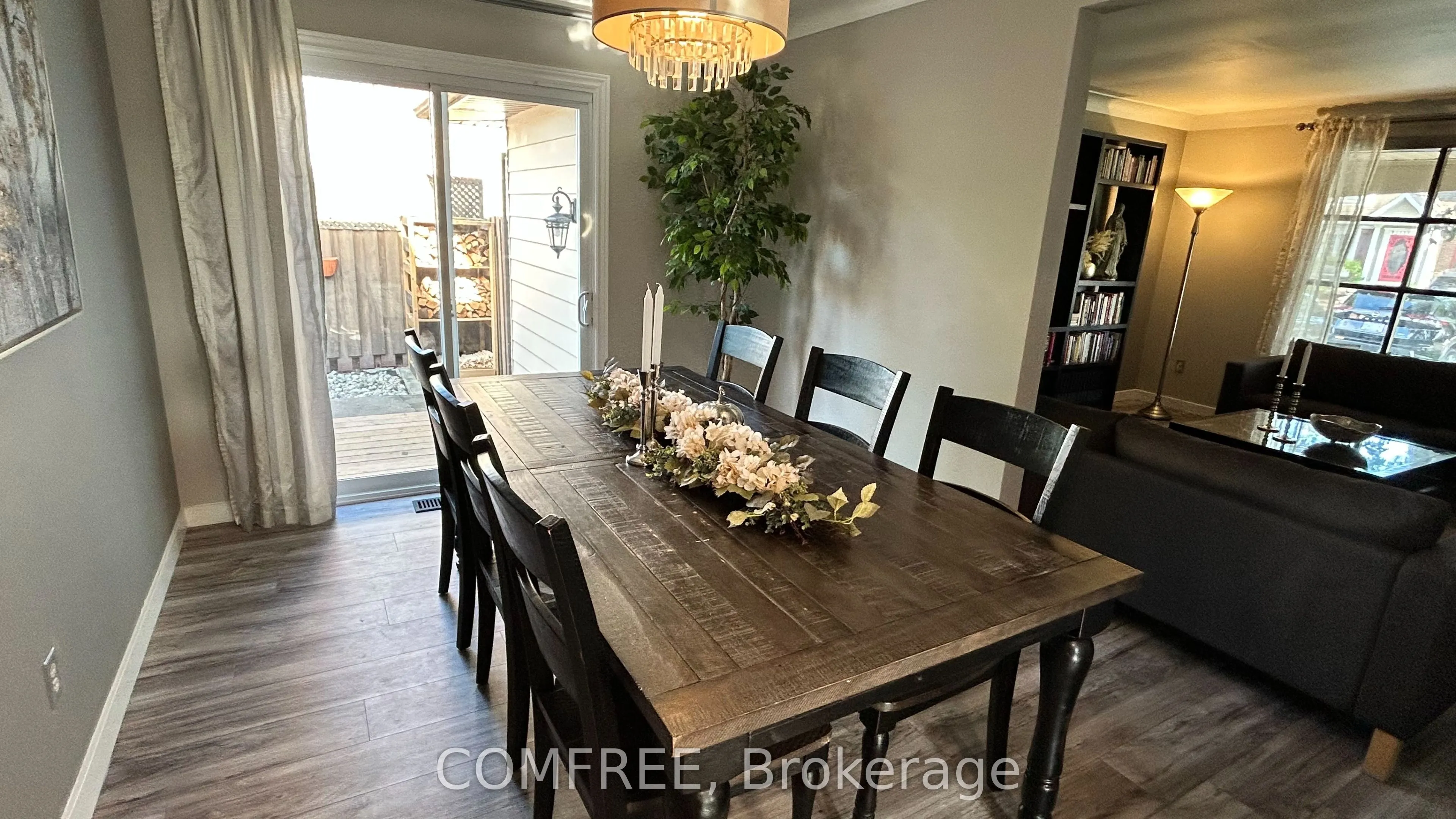 9657 Midfield Crescent