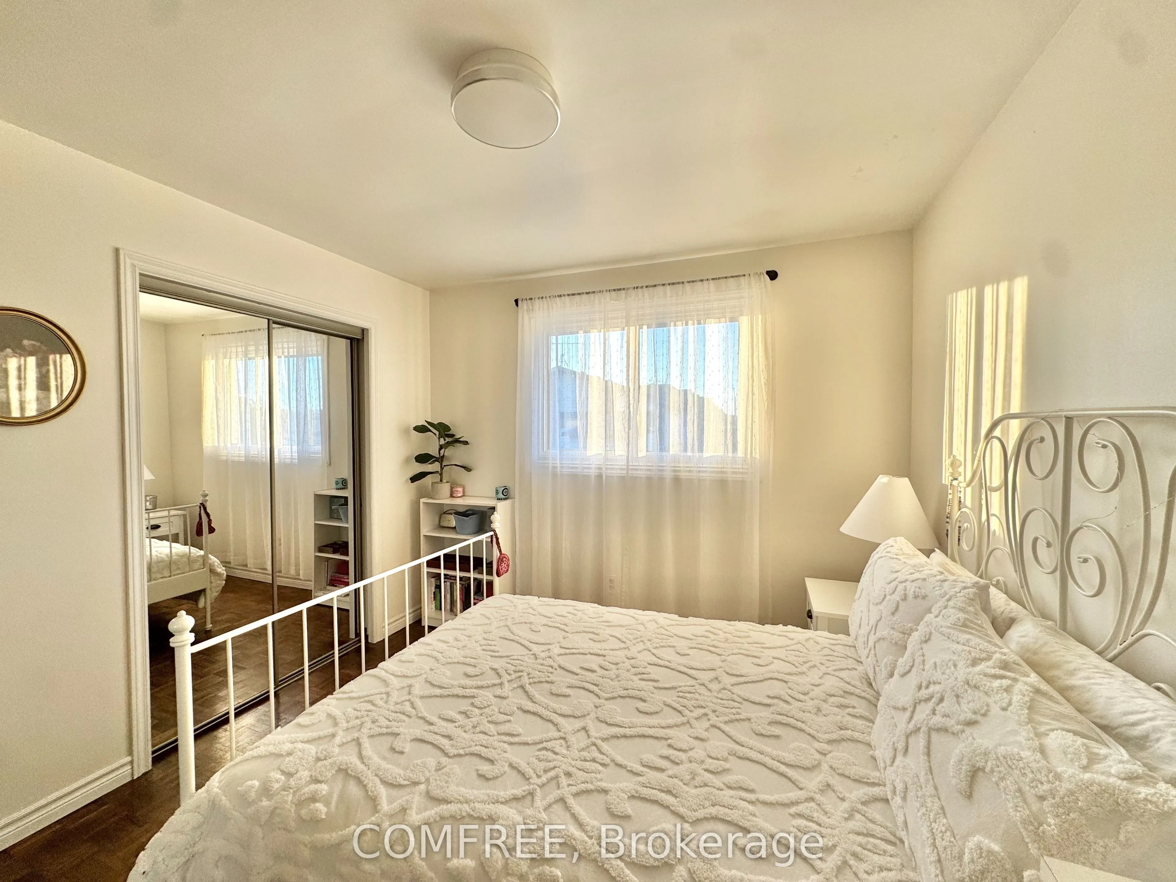 9657 Midfield Crescent