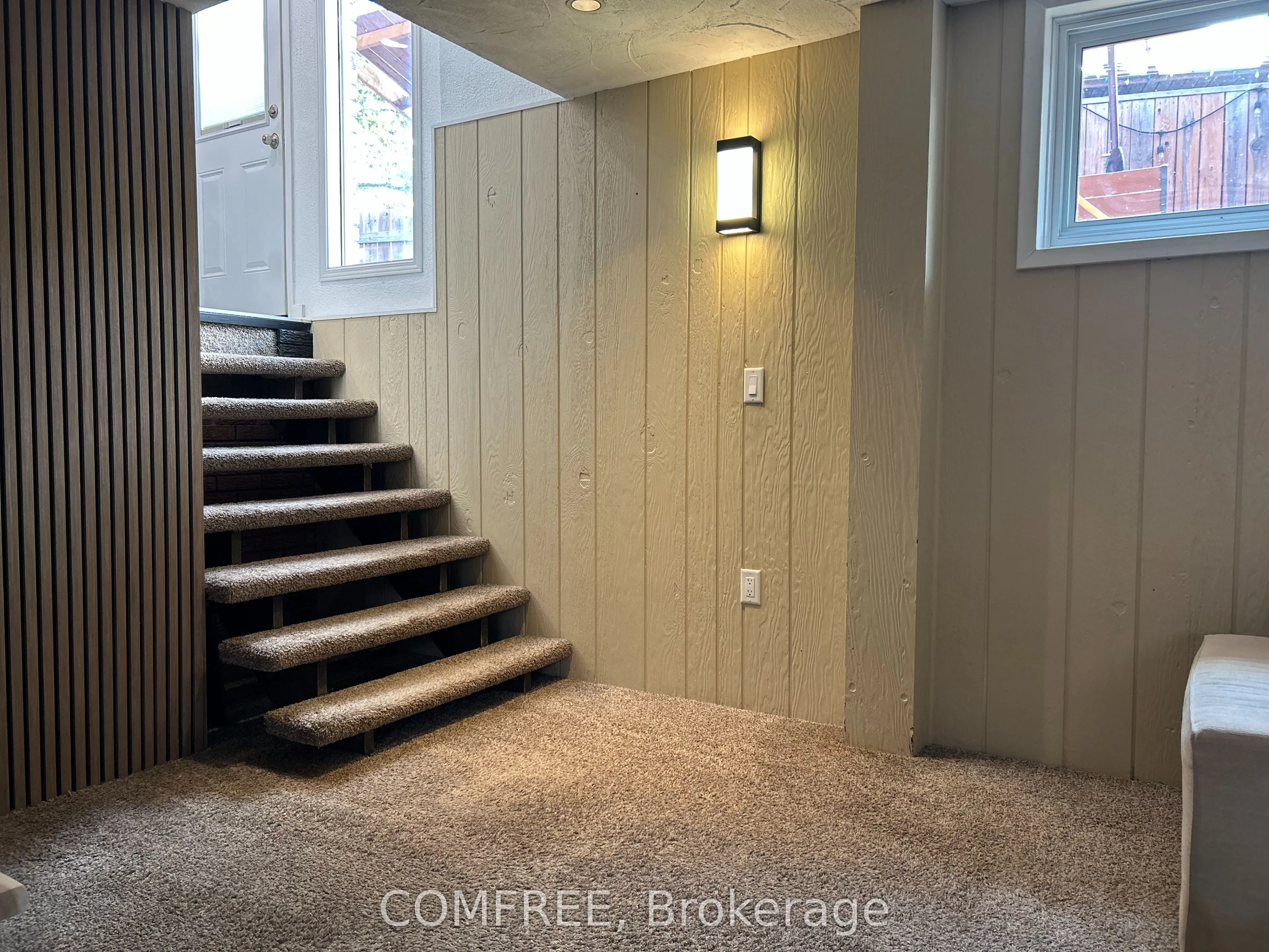 9657 Midfield Crescent