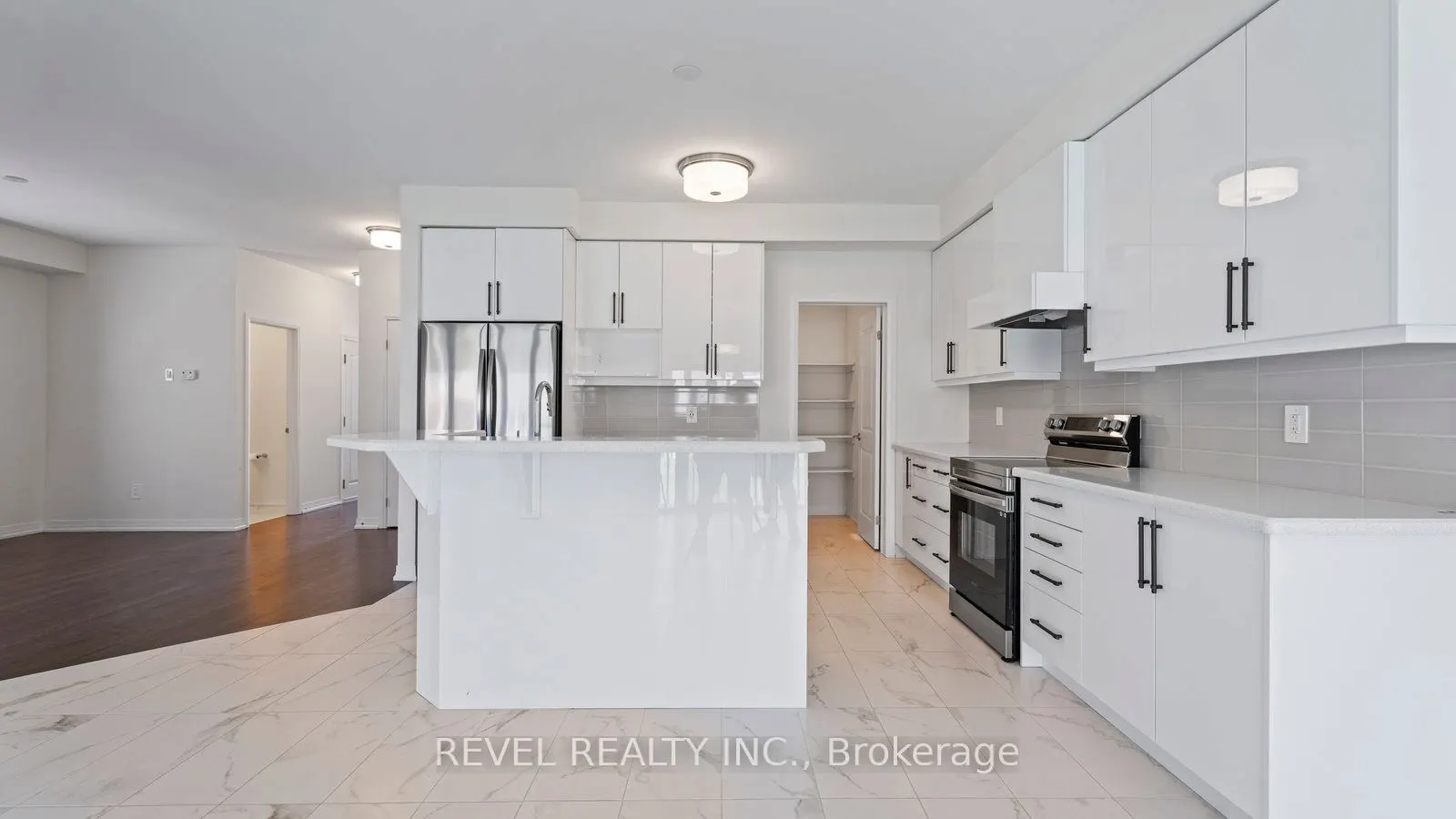 55 Hitchman Street, #UPPER