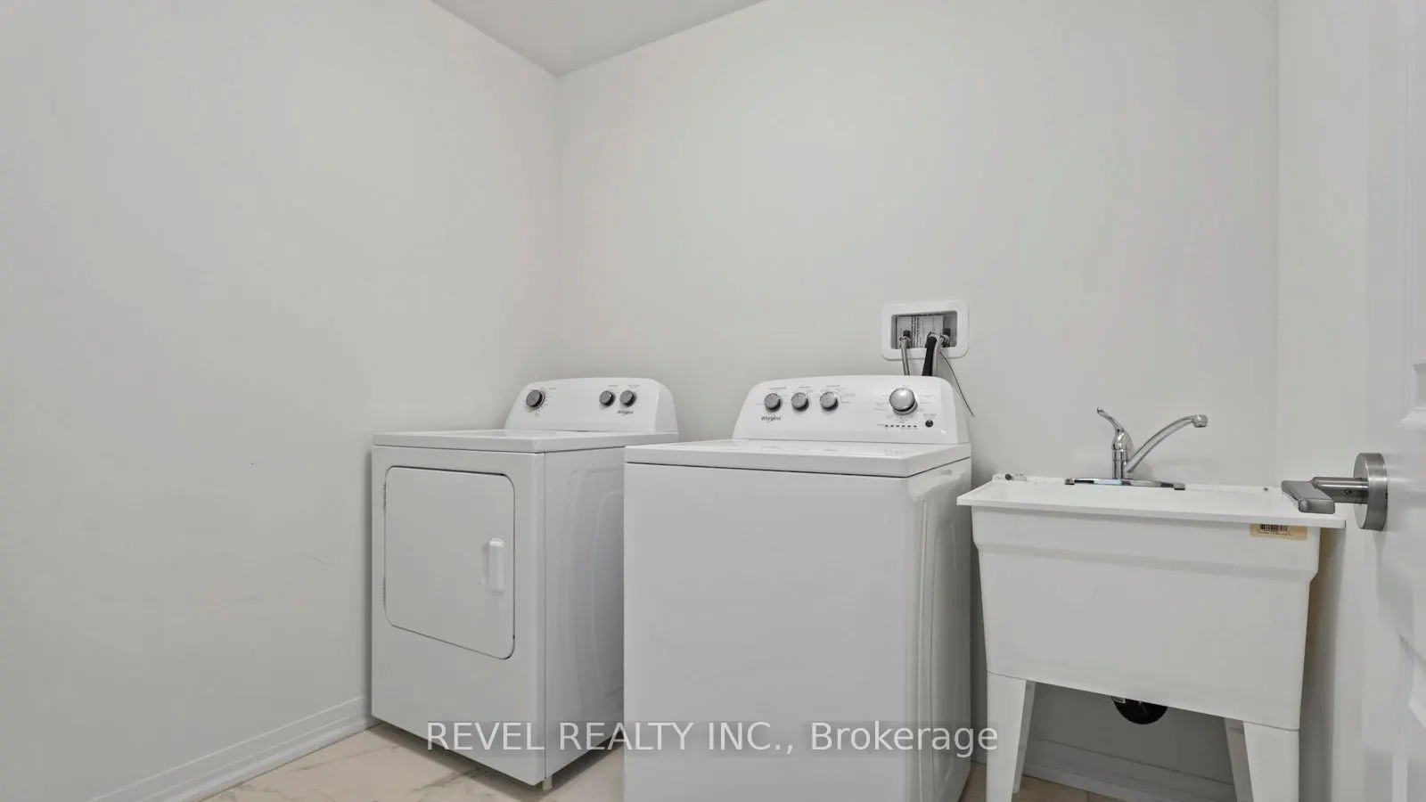 55 Hitchman Street, #UPPER