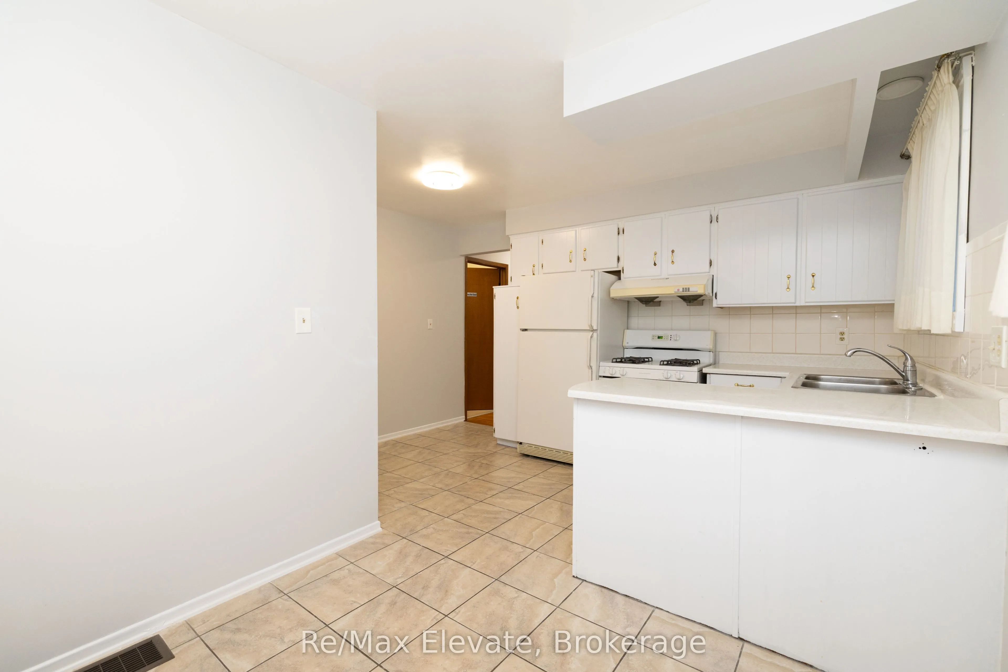 83 Ward Avenue