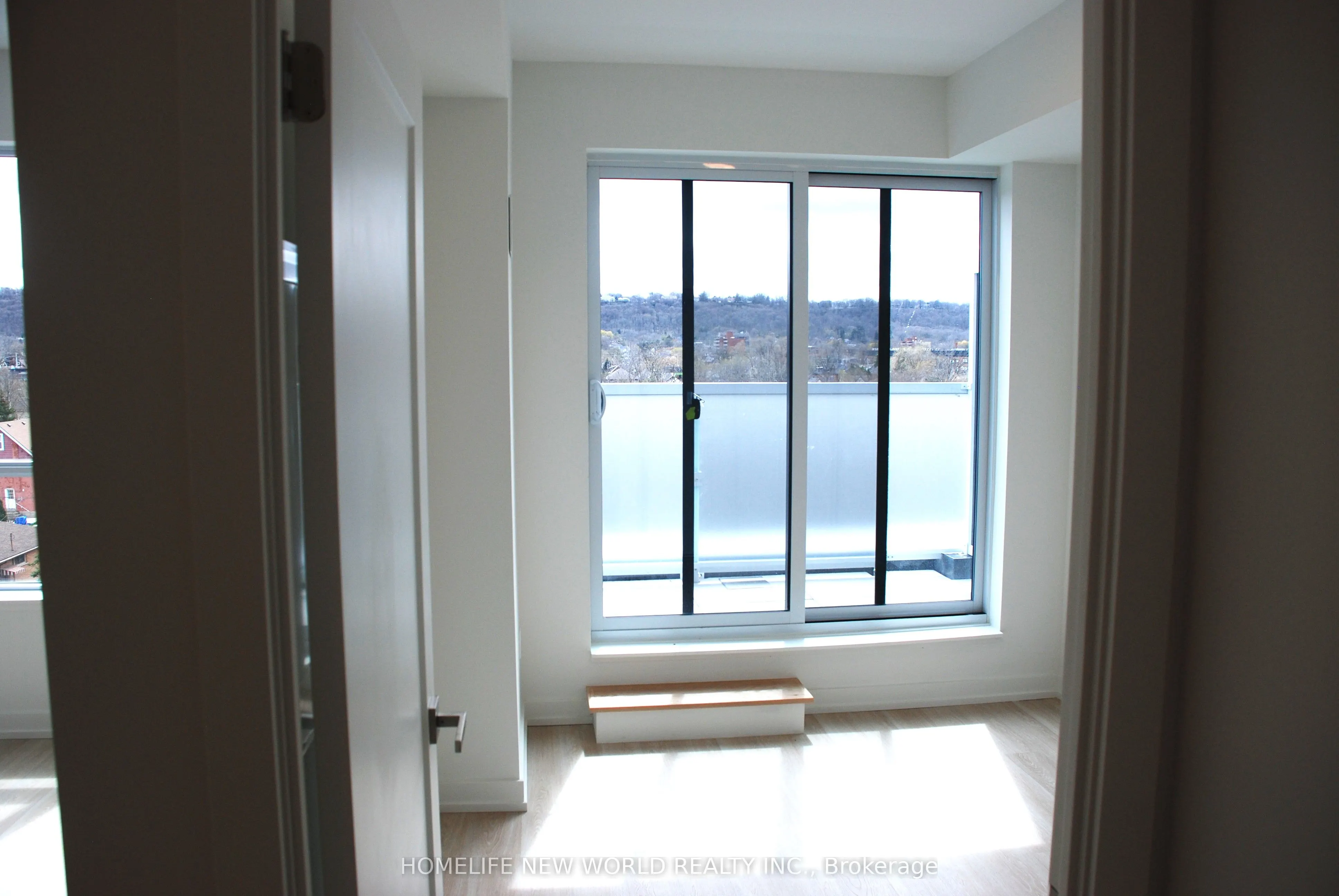 415 Main Street W, #605