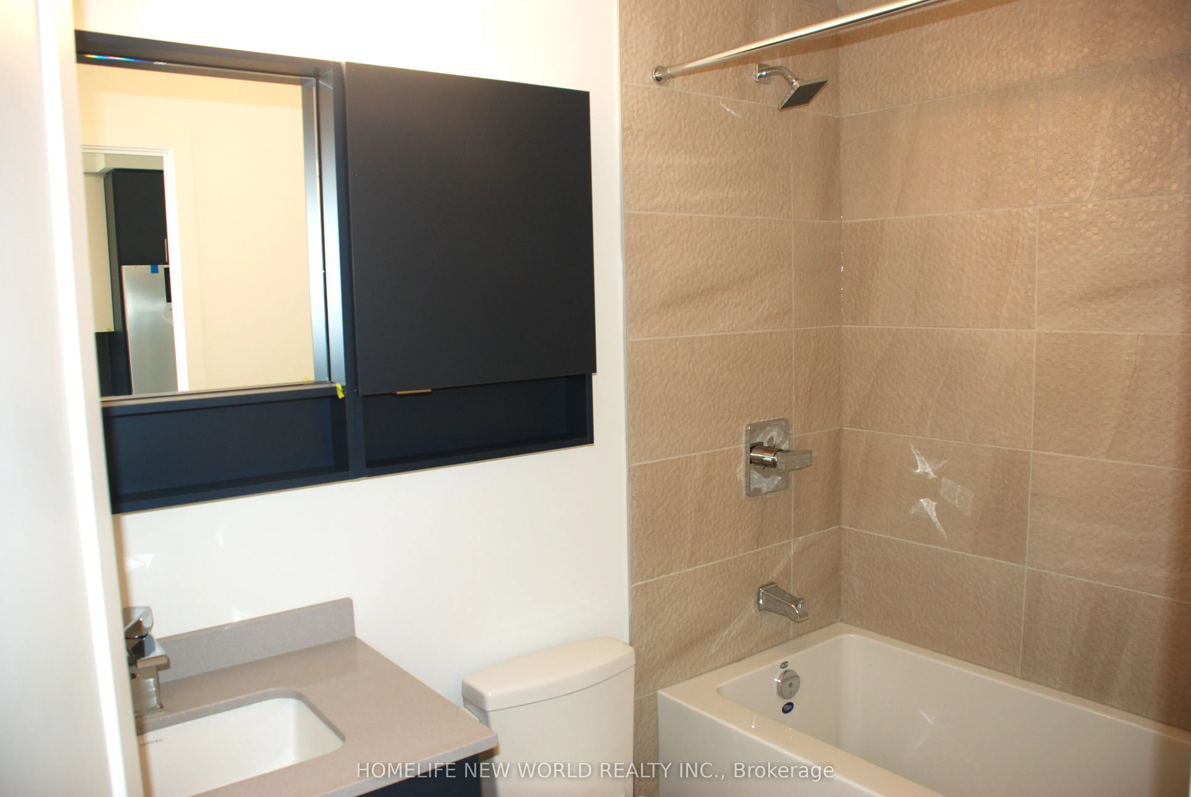 415 Main Street W, #605