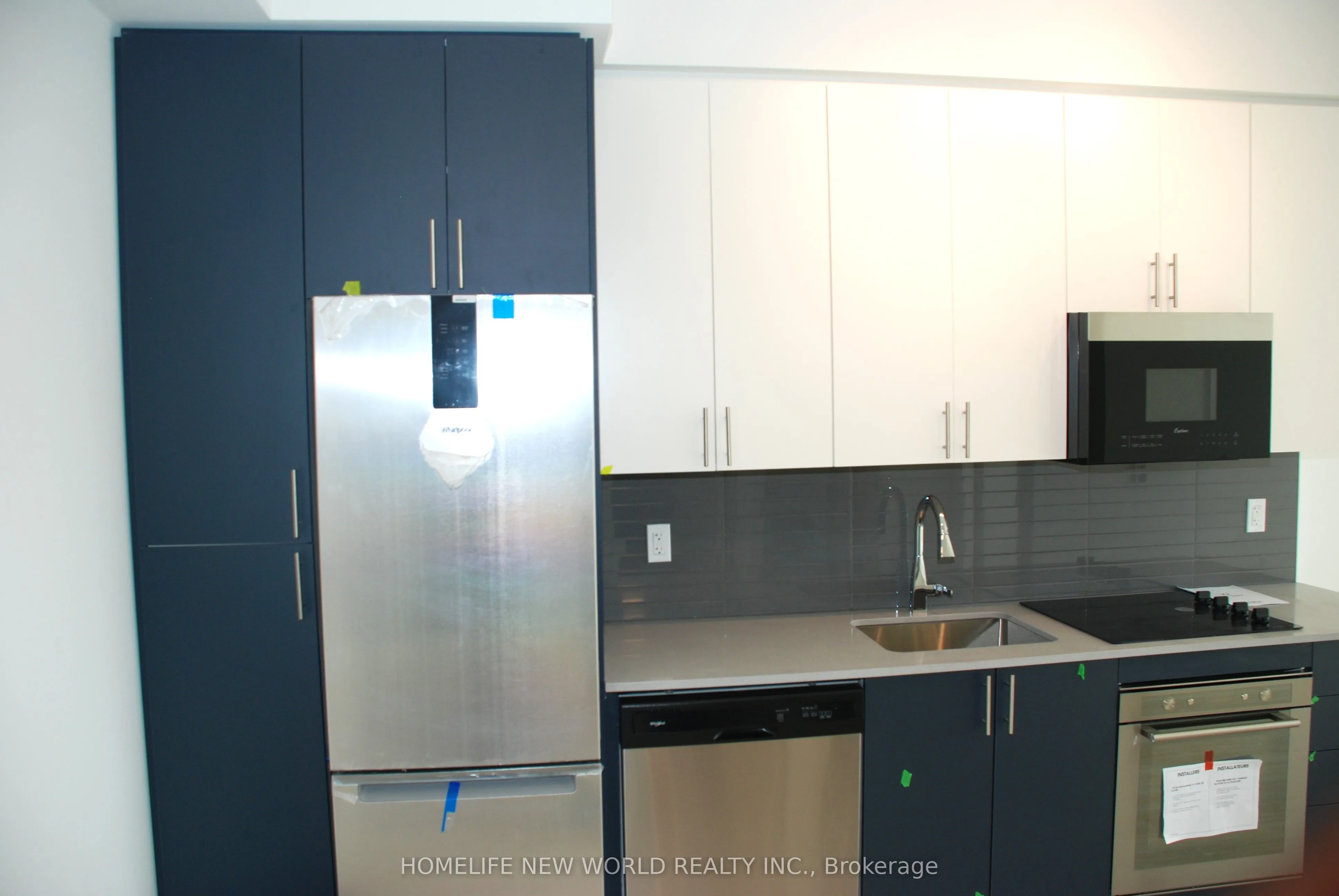 415 Main Street W, #605