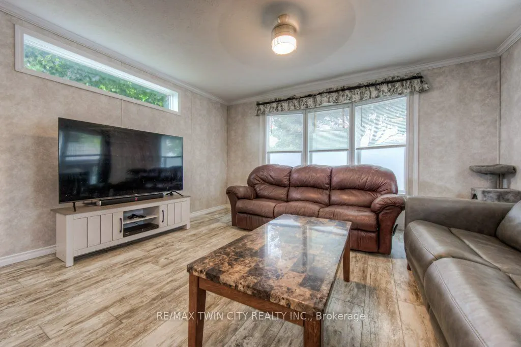 99 Fourth Concession Road, #517