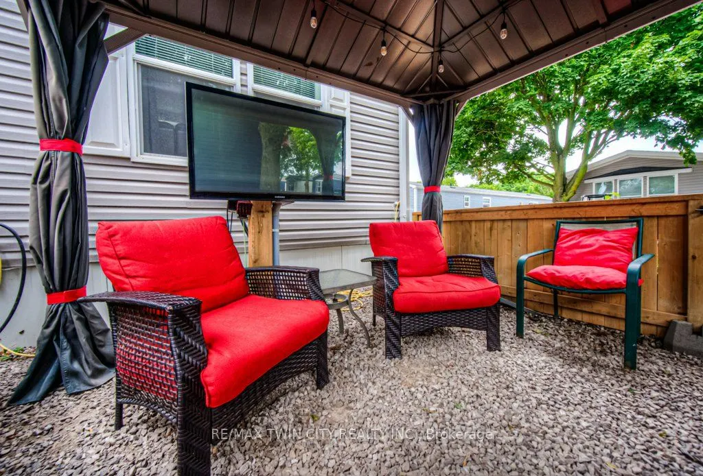 99 Fourth Concession Road, #517