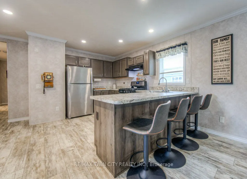 99 Fourth Concession Road, #517