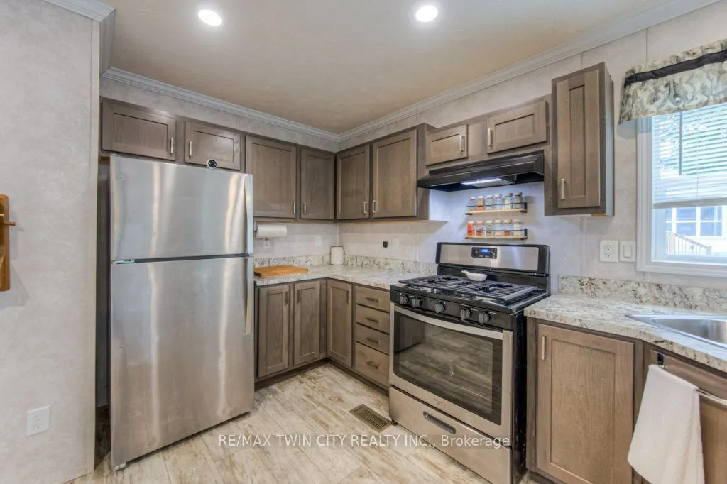 99 Fourth Concession Road, #517
