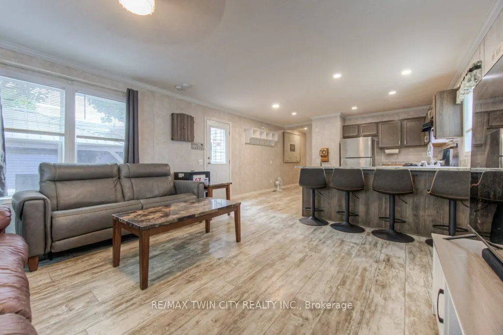 99 Fourth Concession Road, #517