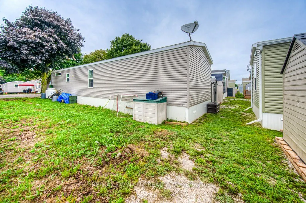 99 Fourth Concession Road, #517