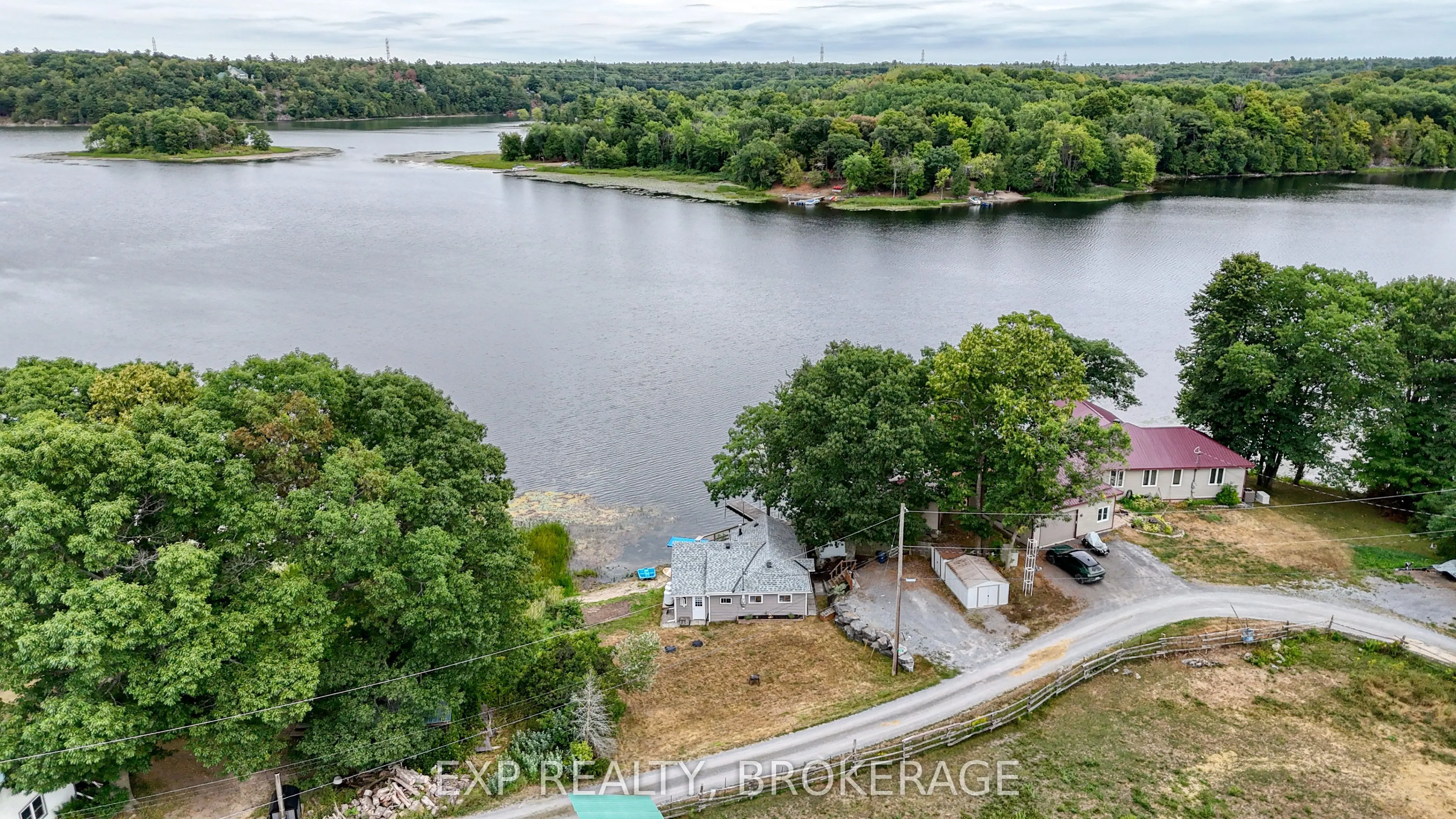 1035 LLOYD Lane