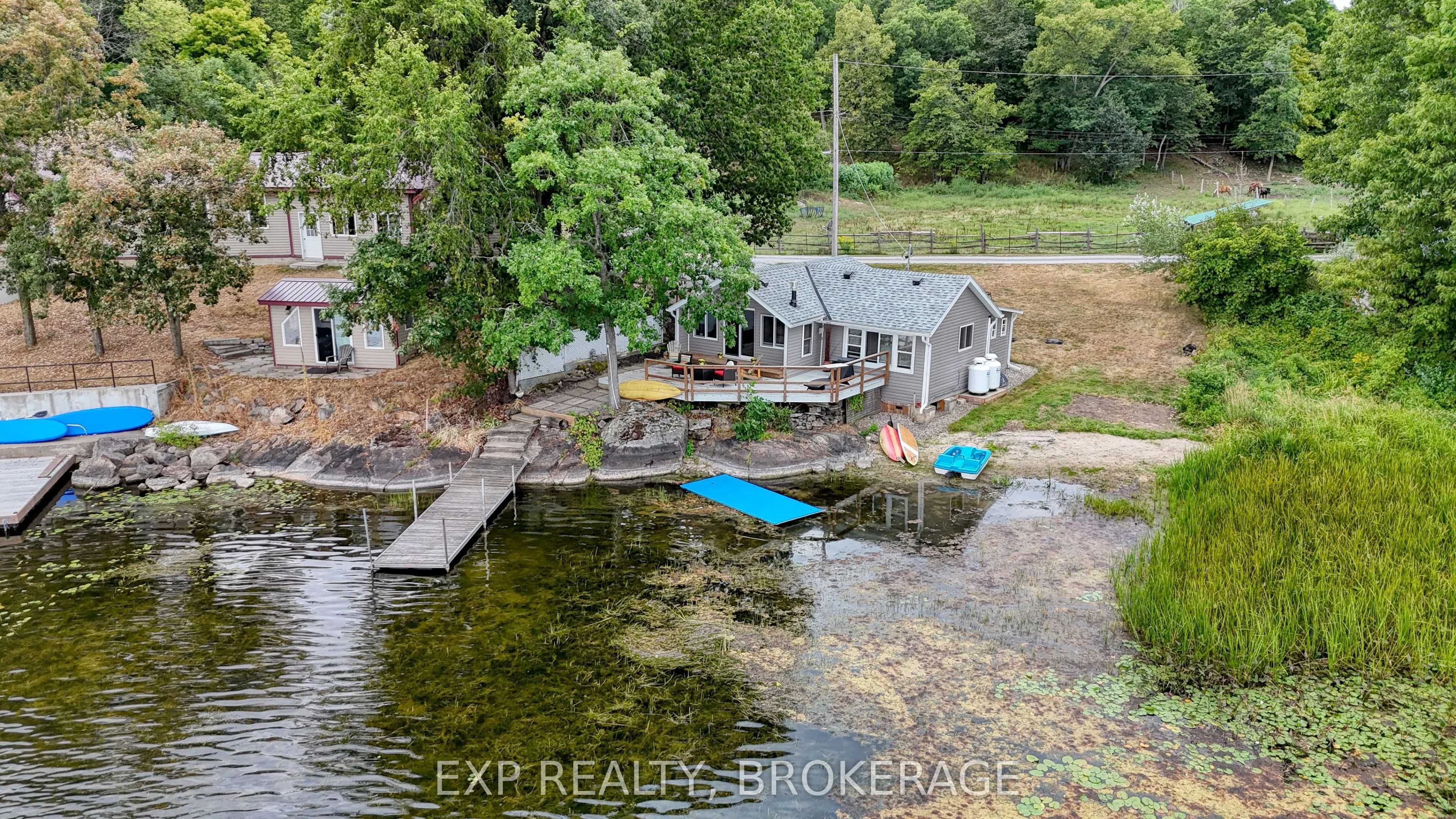 1035 LLOYD Lane